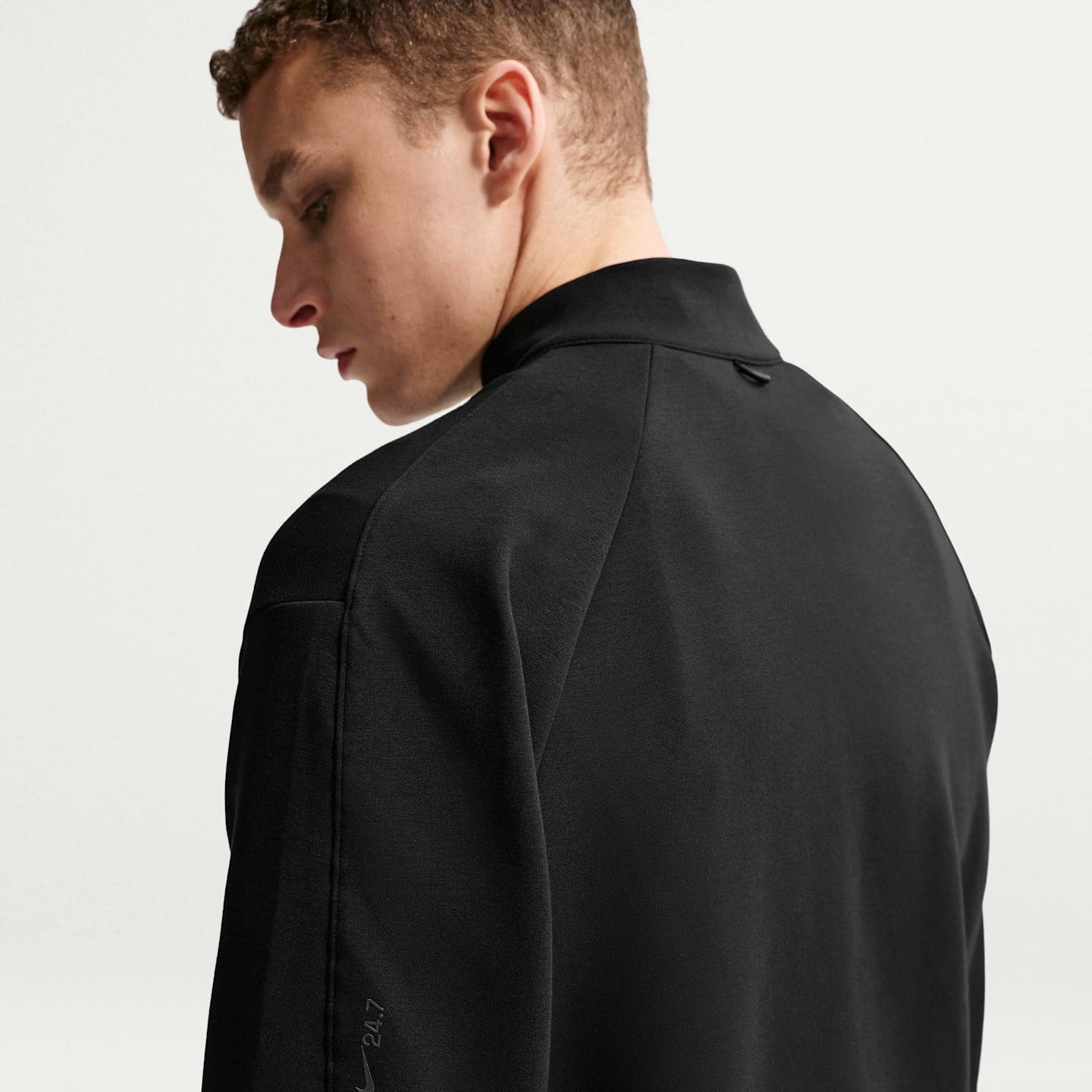 Мужские свитеры Nike 24.7 ImpossiblySoft Men's Dri-FIT 1/2-Zip Top — фото 2