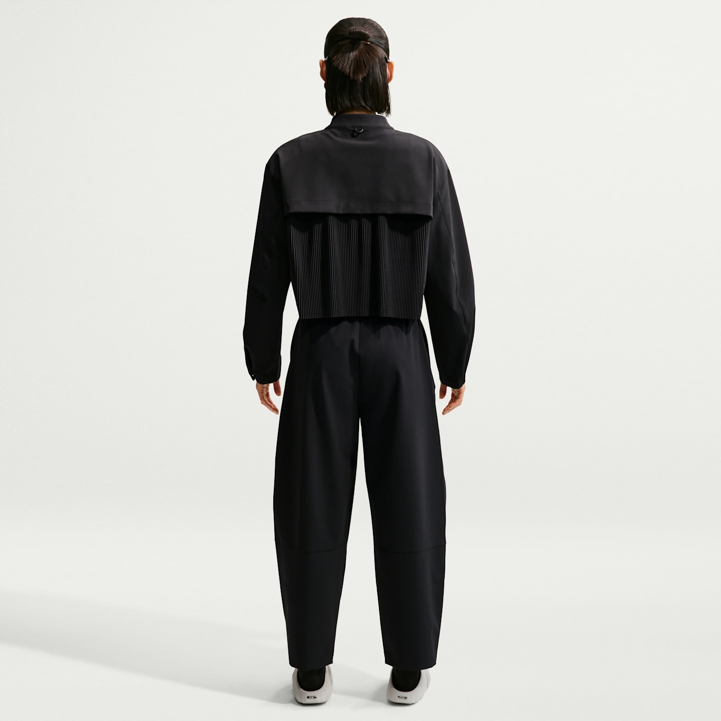 Женские брюки Nike 24.7 PerfectStretch Women's Dri-FIT High-Waisted Loose Barrel-Leg Pants — фото 5