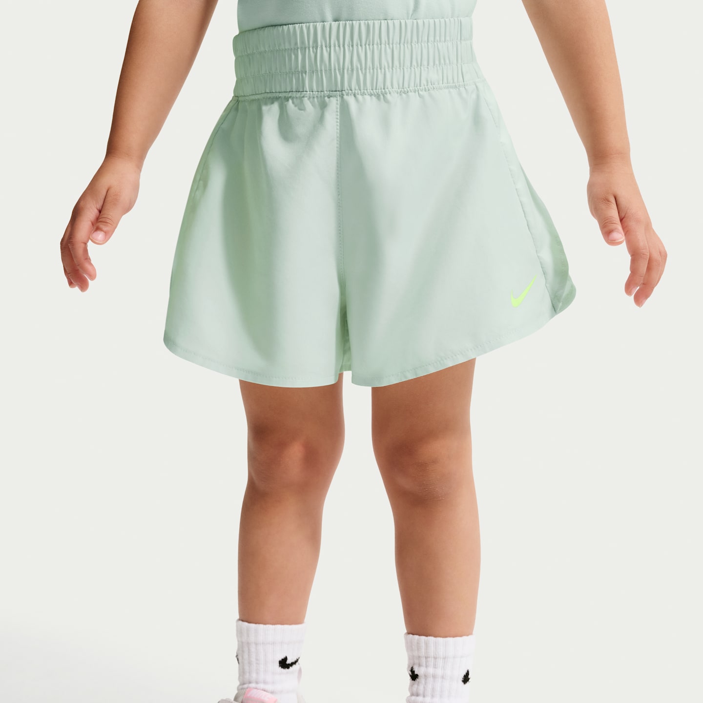 Детские брюки Nike Bold Play Toddler Dri-FIT Tank and Shorts Set — фото 4
