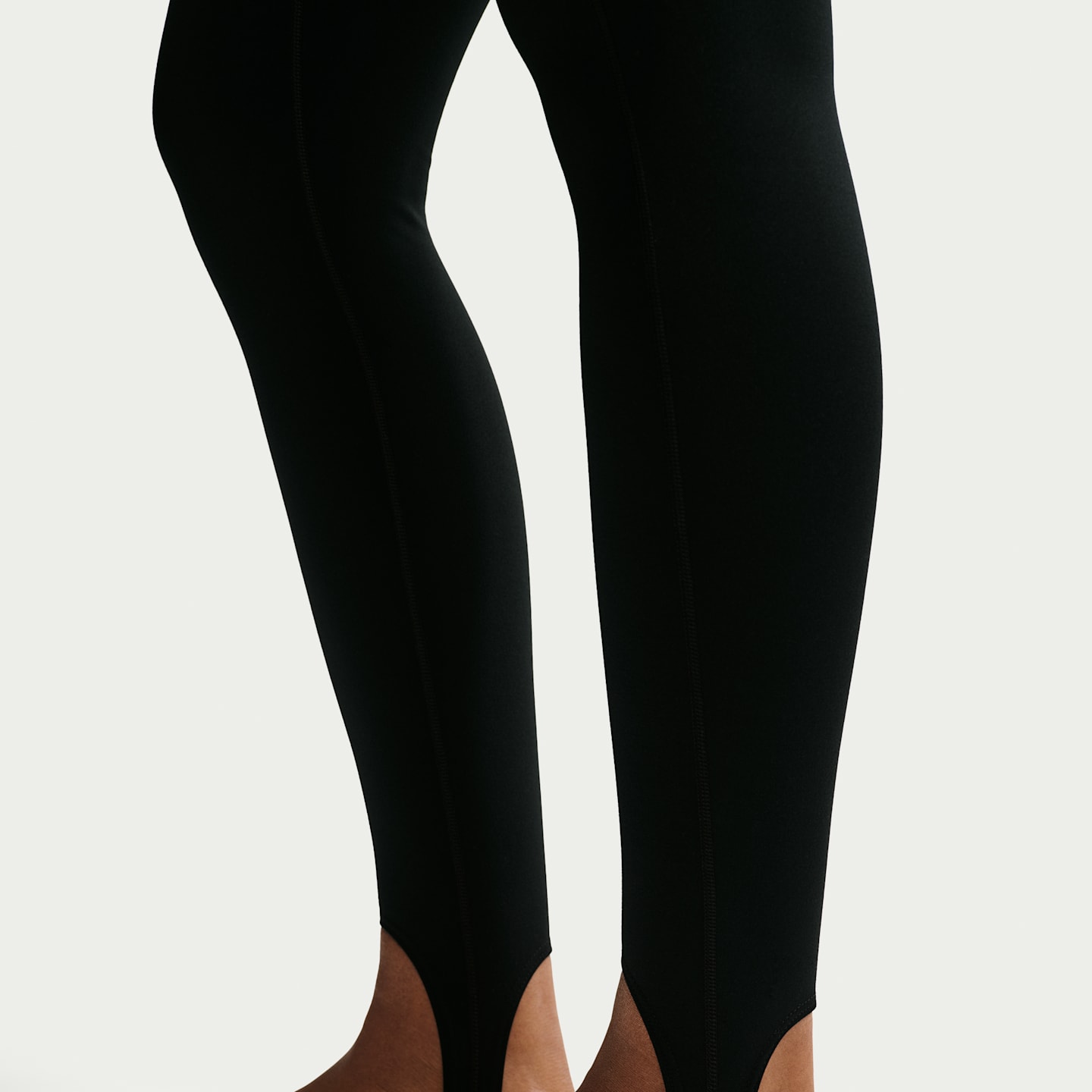 Женские леггинсы Nike One Women's High-Waisted Full-Length Stirrup Leggings — фото 7