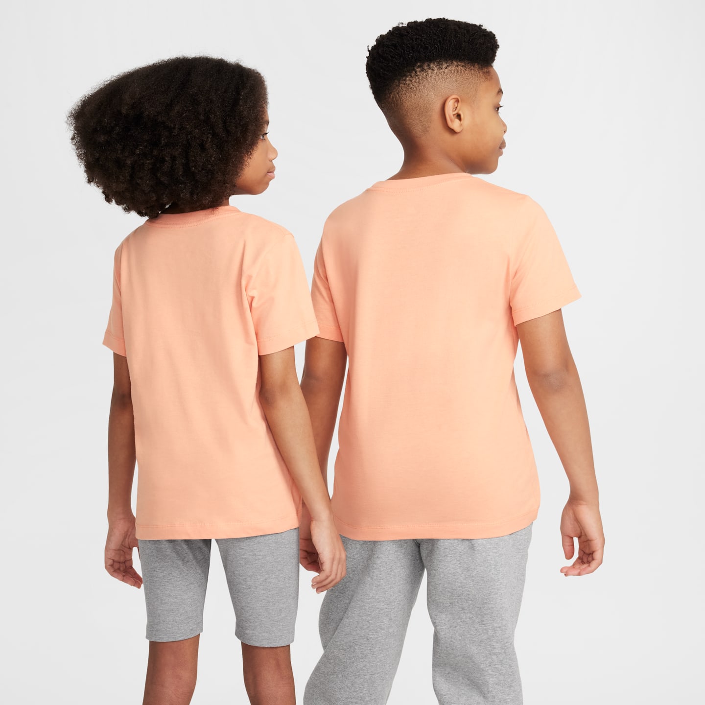 Детские футболки Nike Sportswear Big Kids' T-Shirt — фото 2
