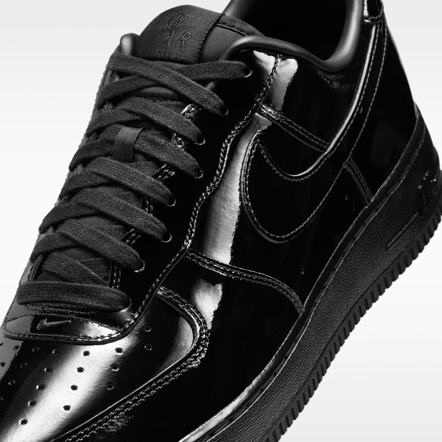 Мужские кроссовки Nike Air Force 1 '07 Patent Leather — фото 7