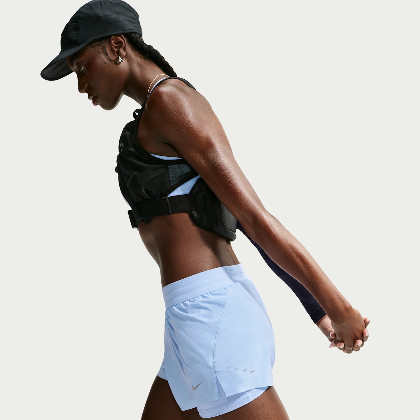 Женские шорты Nike Swift Women's Dri-FIT Mid-Rise 2-in-1 Running Shorts — фото 4