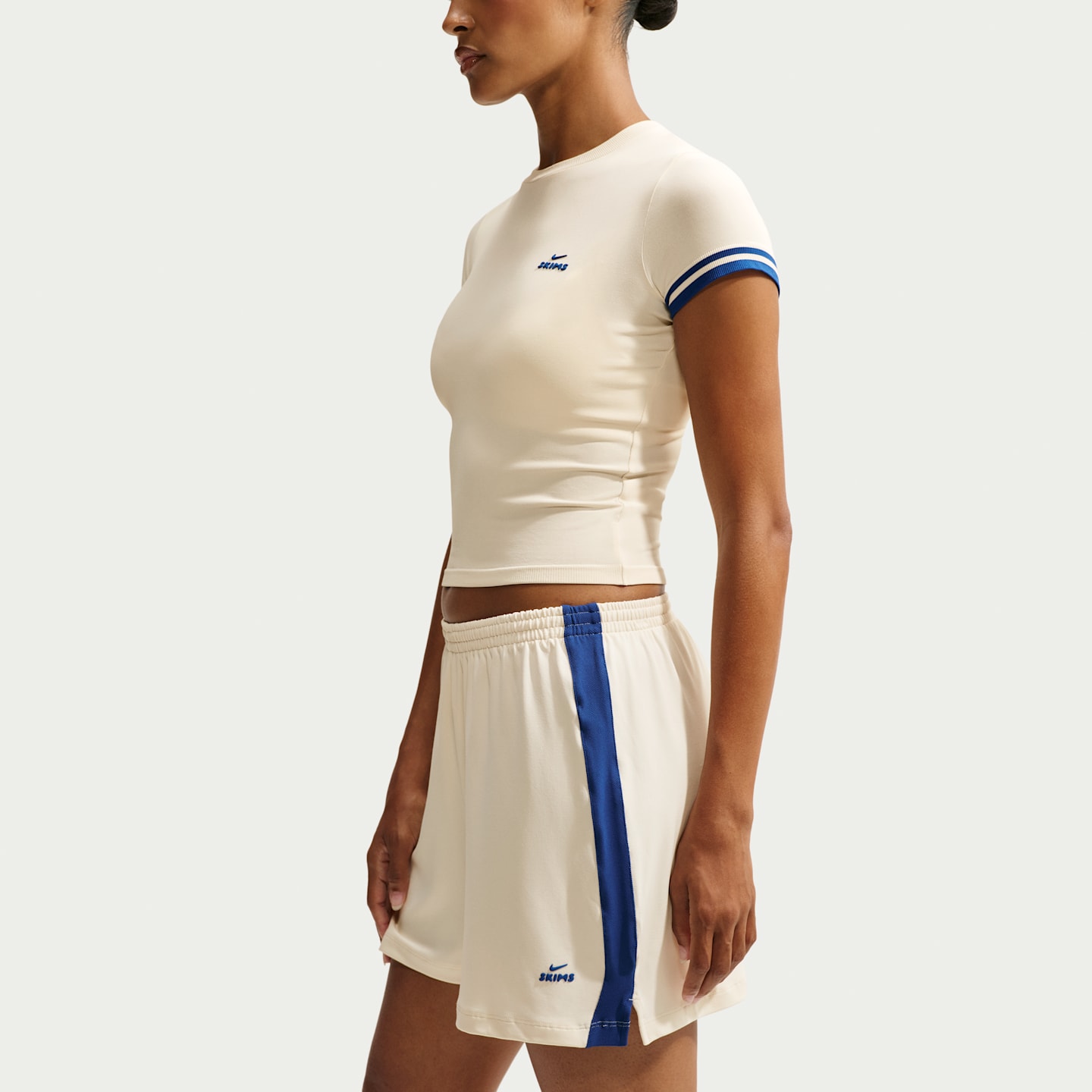 Женские шорты Nike NikeSKIMS Stretch Knit Women's Shorts — фото 4