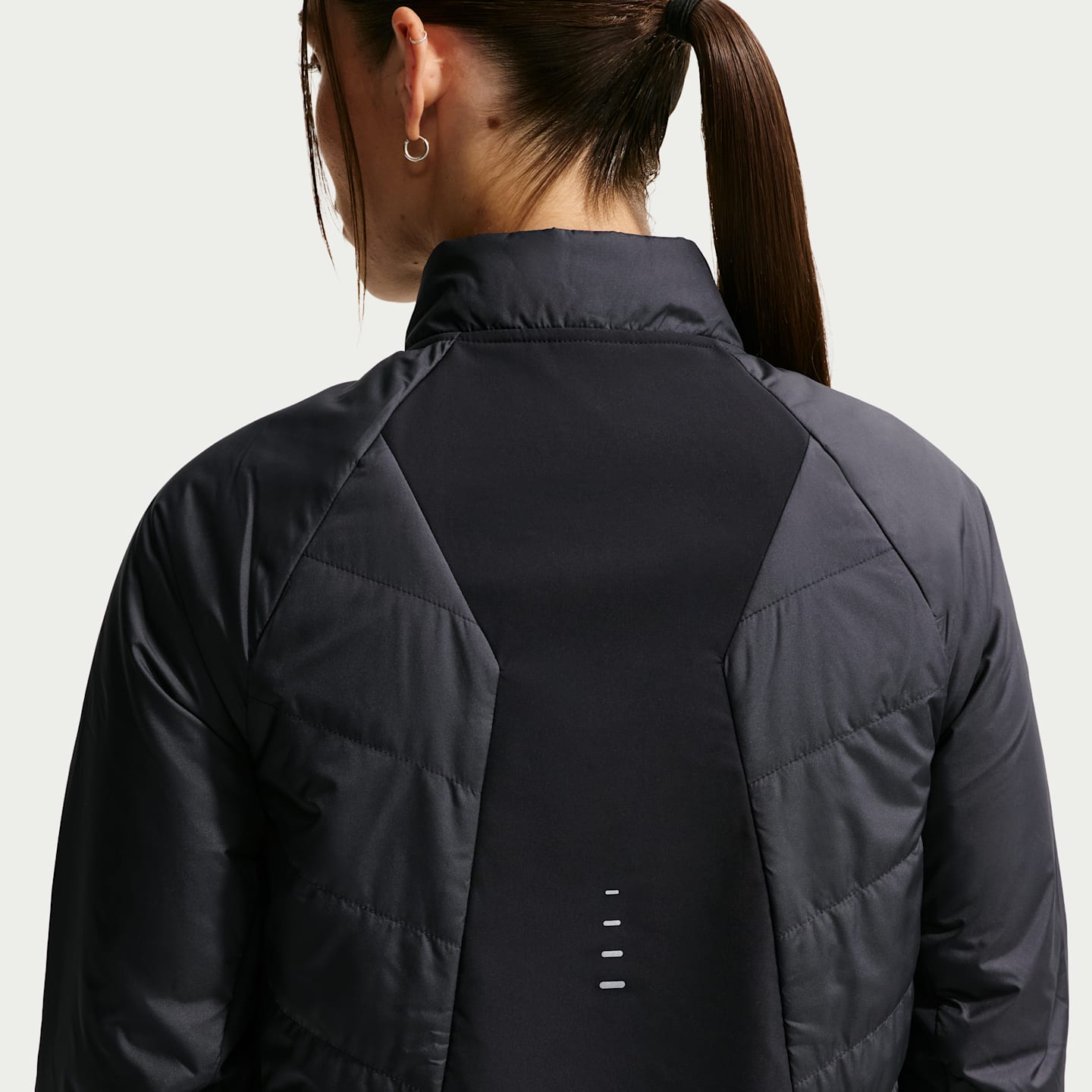 Женские куртки Nike Swift Women's Therma-FIT Running Jacket — фото 2