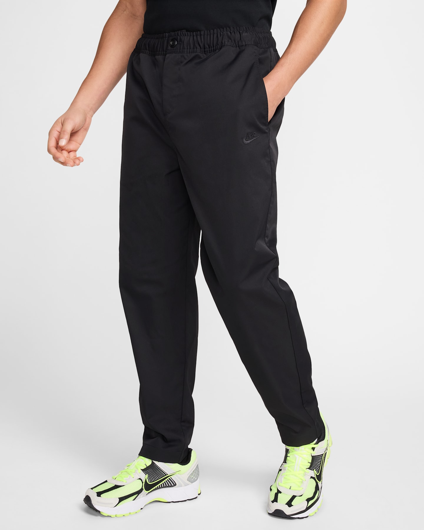 Мужские брюки Nike Club Men's Woven Tapered Pants — фото 13