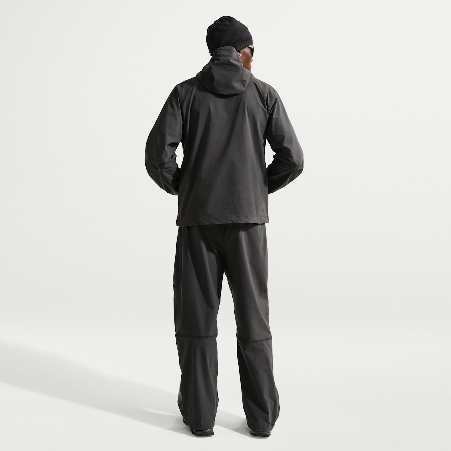 Мужские куртки Nike Tech Men's Dri-FIT Woven Full-Zip Windrunner Jacket — фото 5
