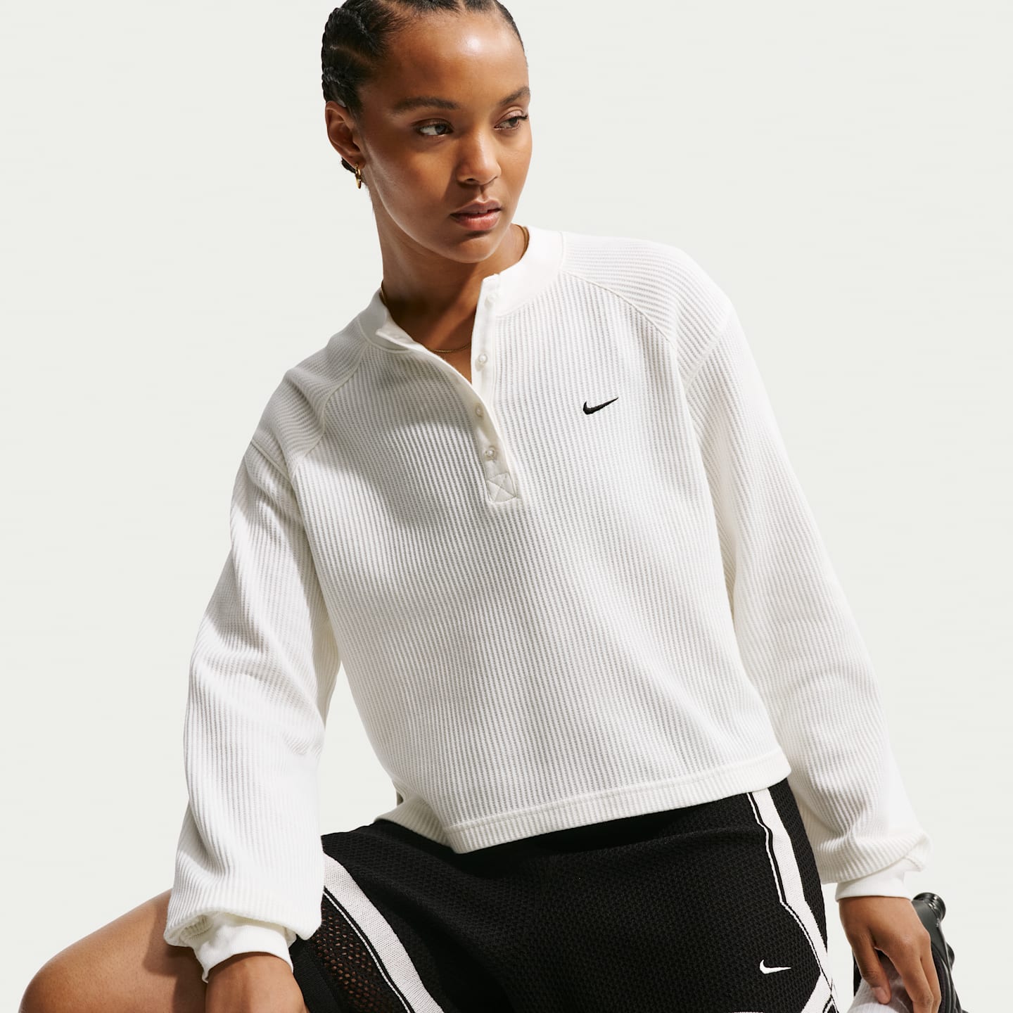 Женские шорты Nike Sportswear Chill Knit Women's Mid-Rise Shorts — фото 4