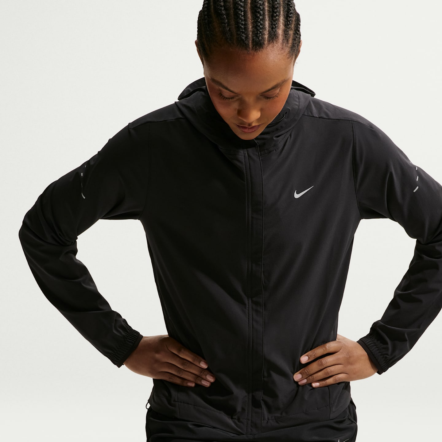 Женские куртки Nike Swift Women's Repel Packable Running Jacket — фото 3