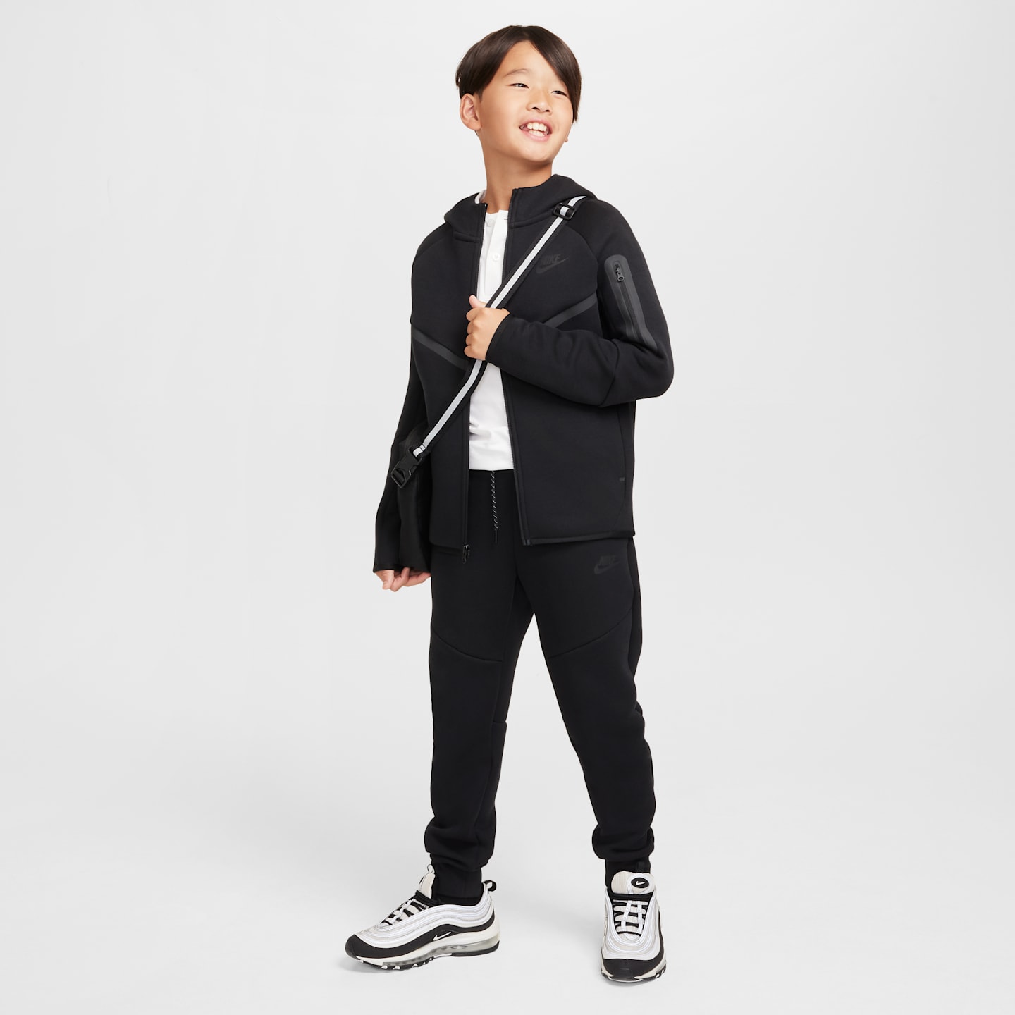 Детские брюки Nike Sportswear Tech Fleece Big Kids' Joggers — фото 8