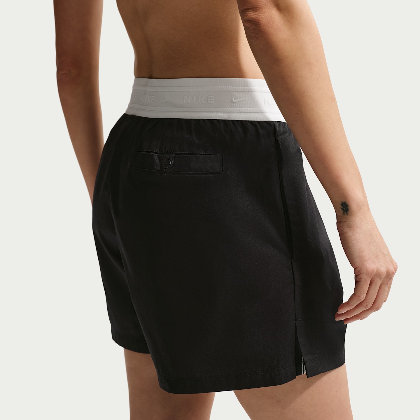 Женские шорты Nike Sportswear Chill Poplin Women's Loose Mid-Rise Shorts — фото 3