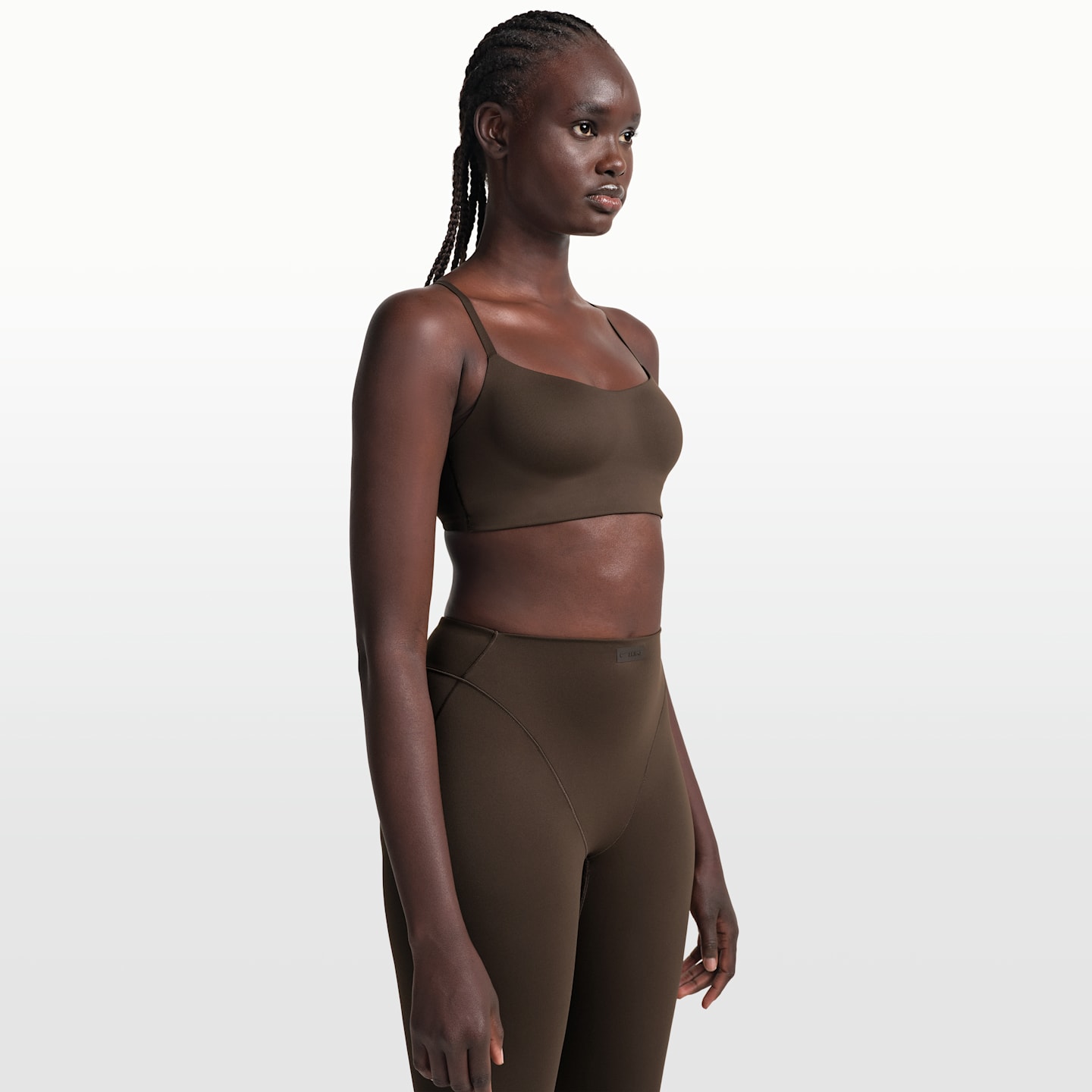 Женские спортивные бра Nike NikeSKIMS Matte Women's Contour Cami Bra — фото 3