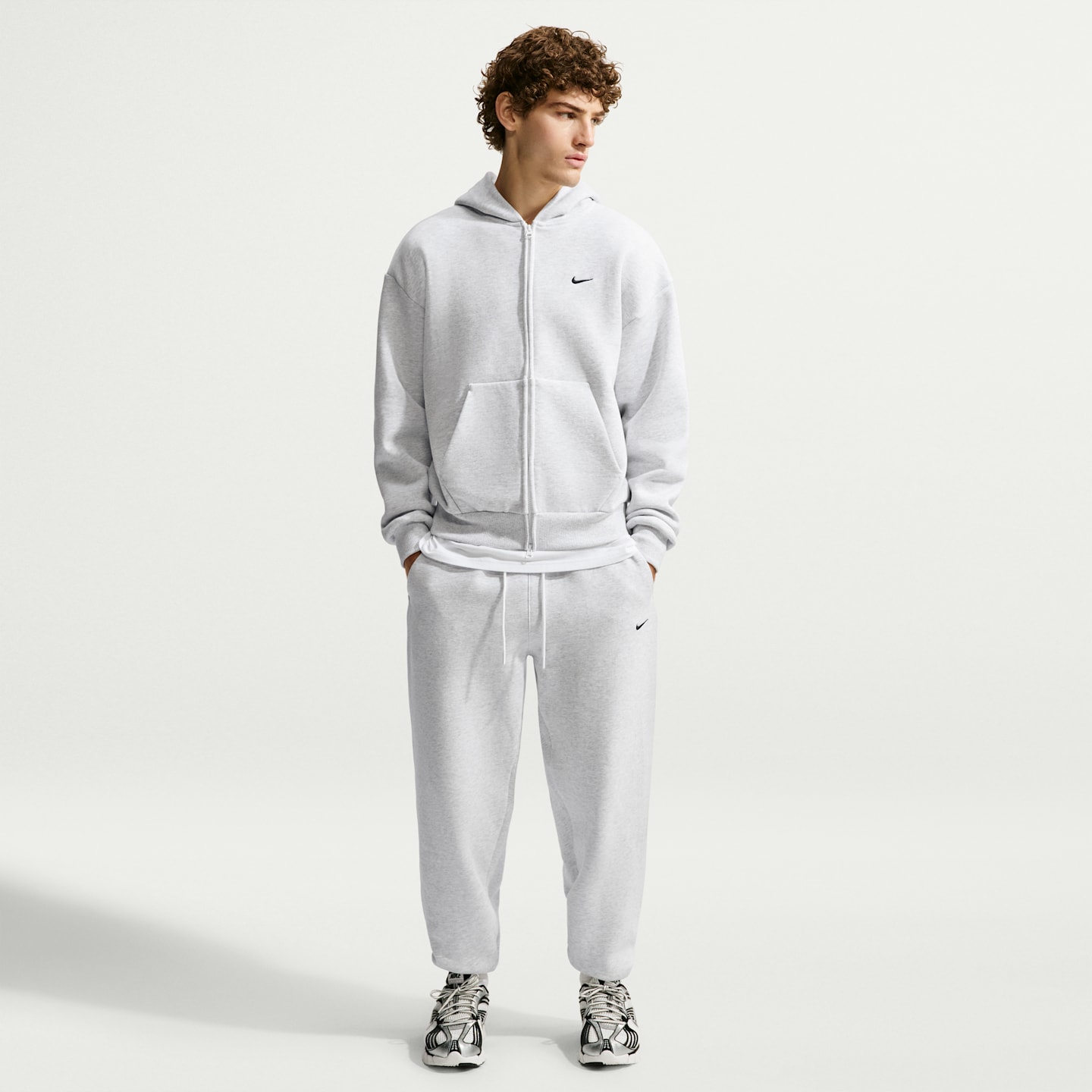 Мужские брюки Nike Solo Fleece Men's Cuffed Pants — фото 1