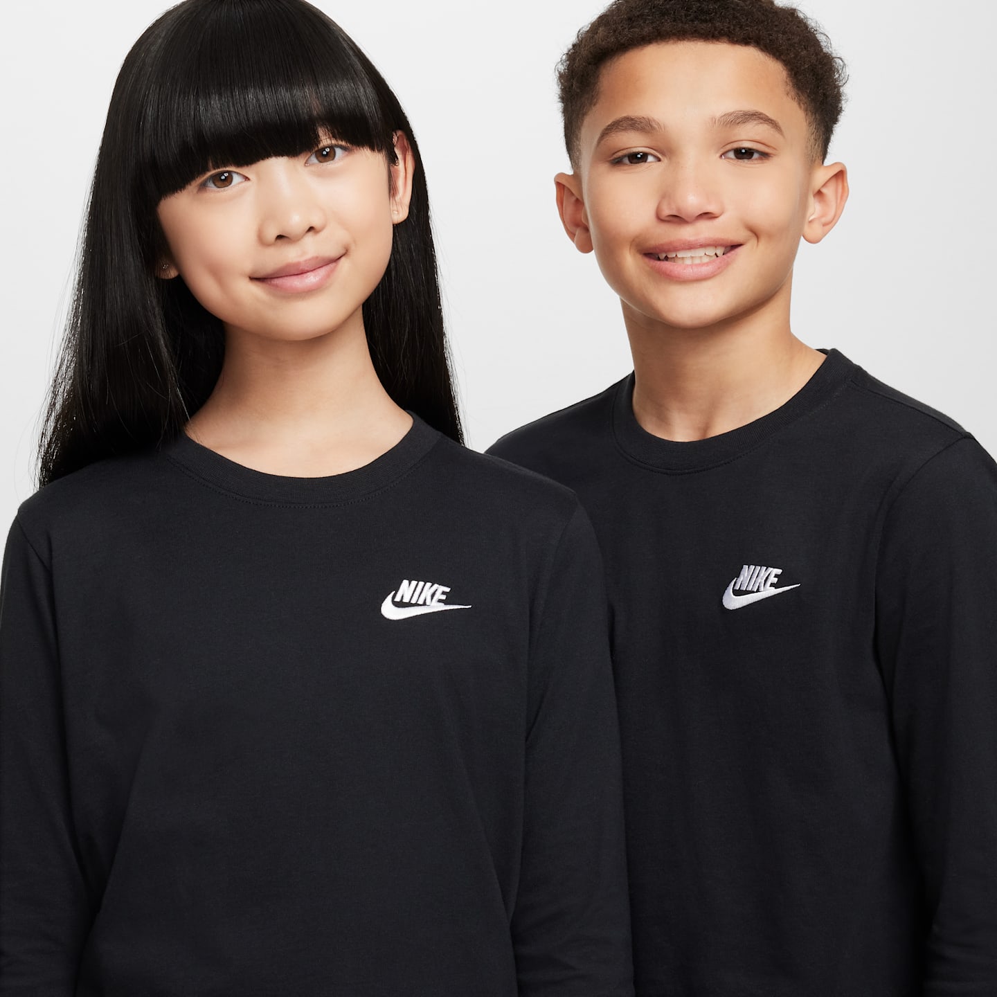 Детские футболки Nike Sportswear Big Kids' Long-Sleeve T-Shirt — фото 3