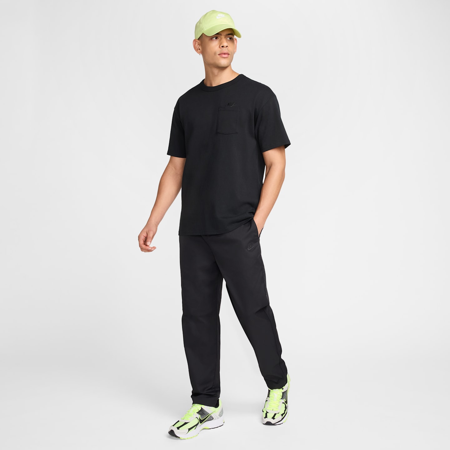 Мужские брюки Nike Club Men's Woven Tapered Pants — фото 6