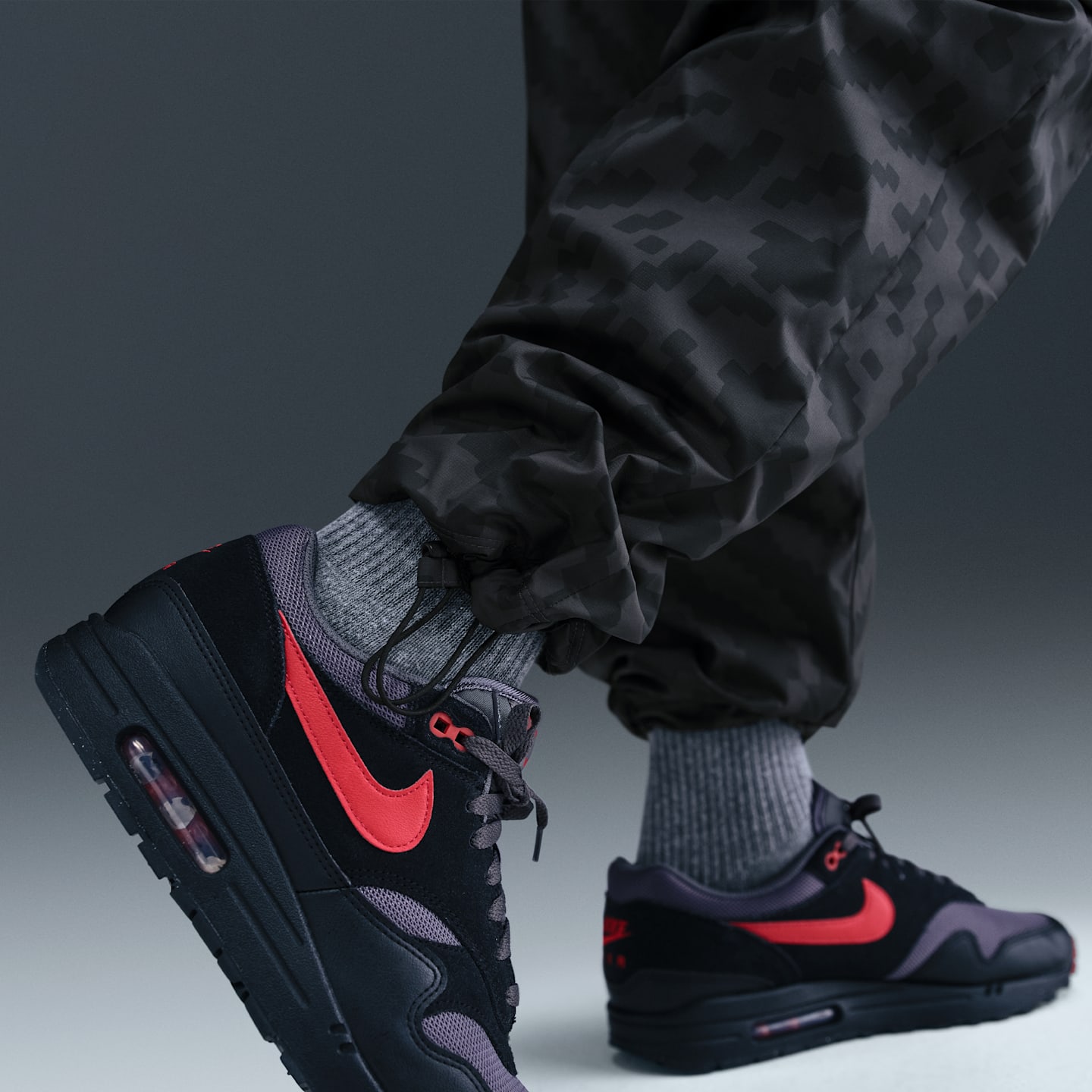 Мужские брюки Nike Air Men's Woven Cargo Pants — фото 6