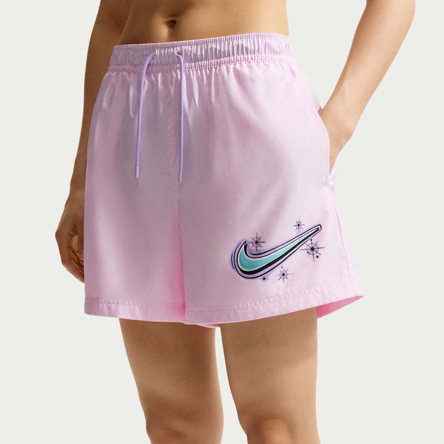 Женские шорты Nike Sportswear Essentials Women's Mid-Rise Woven Shorts — фото 2