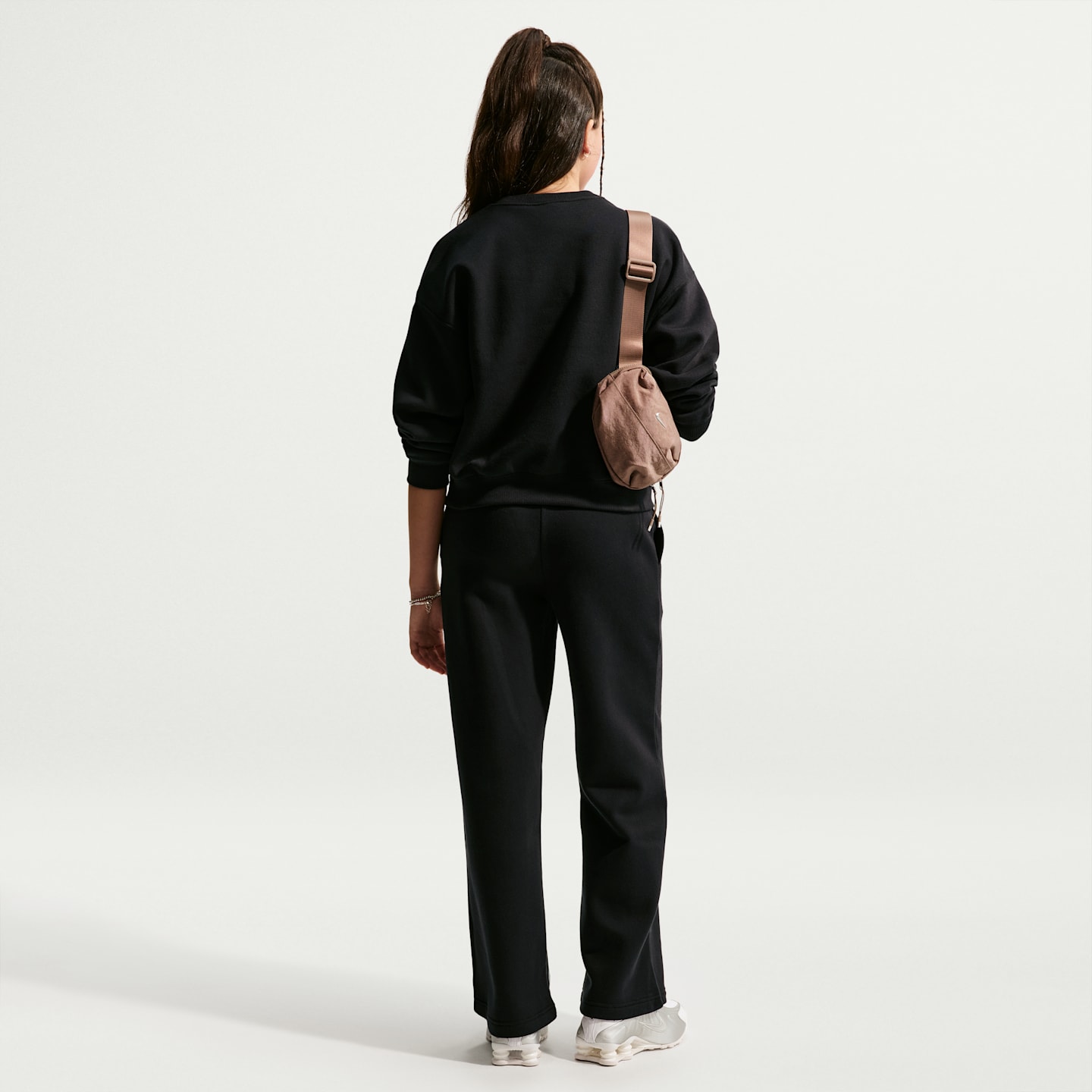 Детские свитеры Nike Sportswear Studio Girls' Boxy Fleece Crew-Neck — фото 5