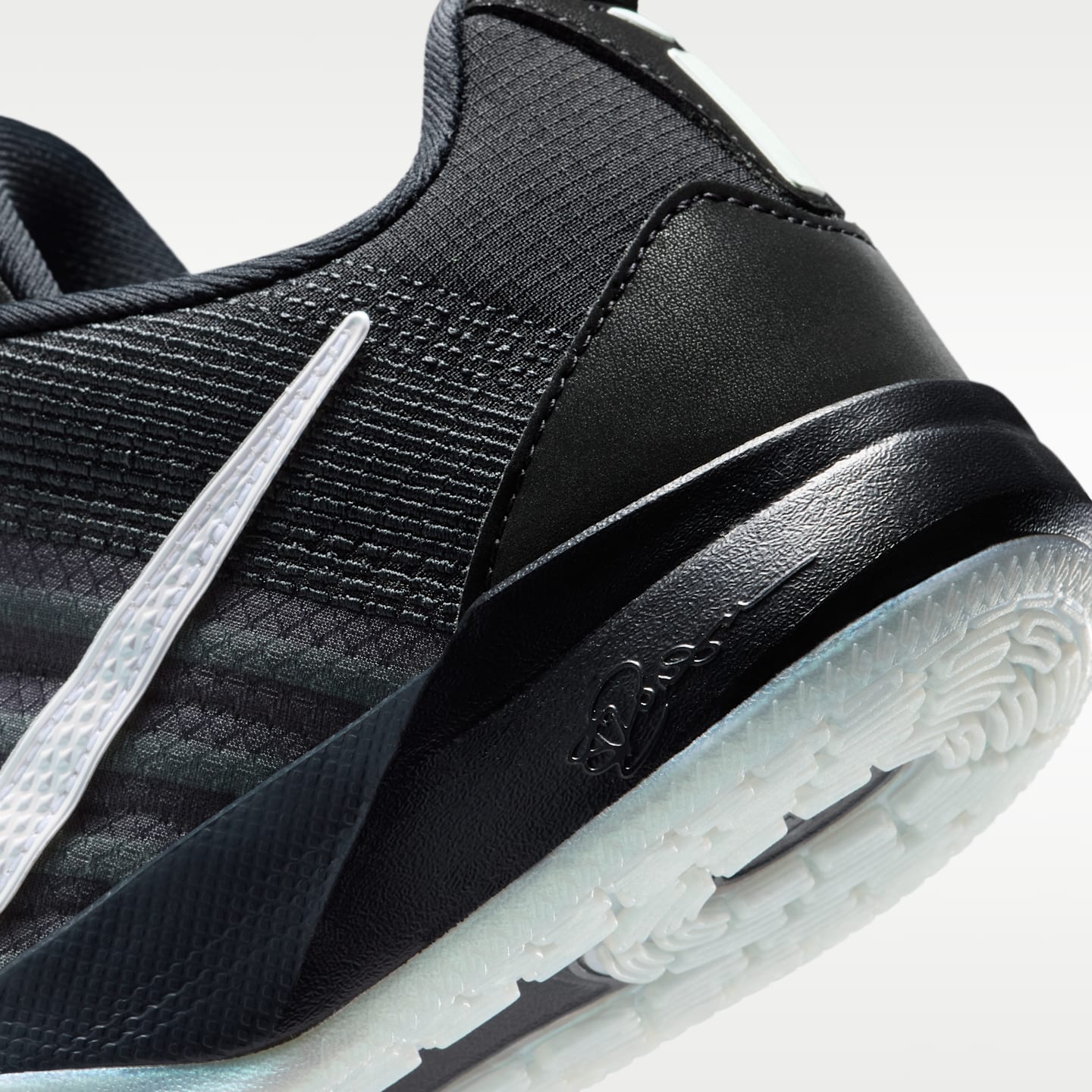 Детские кроссовки Nike Sabrina 3 Big Kids' Basketball Shoes — фото 8