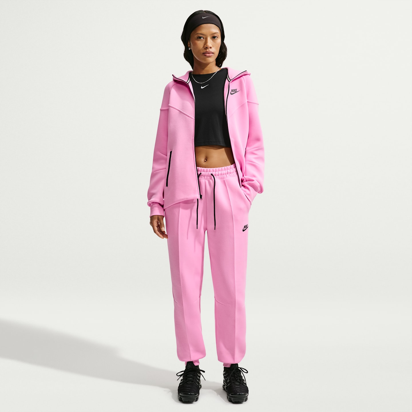 Женские брюки Nike Sportswear Tech Fleece Women's Mid-Rise Joggers — фото 1