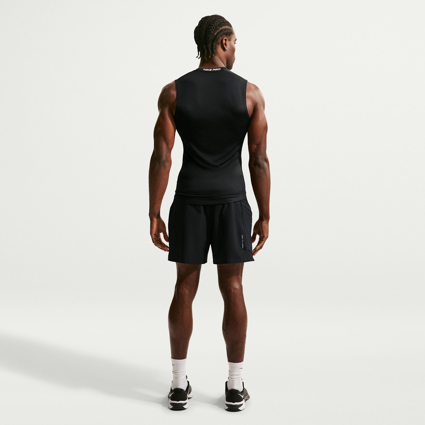 Мужские брюки Nike Pro Men's Dri-FIT Tight Sleeveless Fitness Top — фото 5