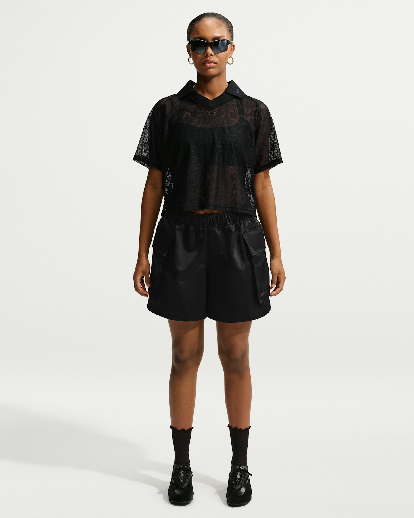 Женские шорты Nike Sportswear Women's Loose Mid-Rise Satin Cargo Shorts — фото 6