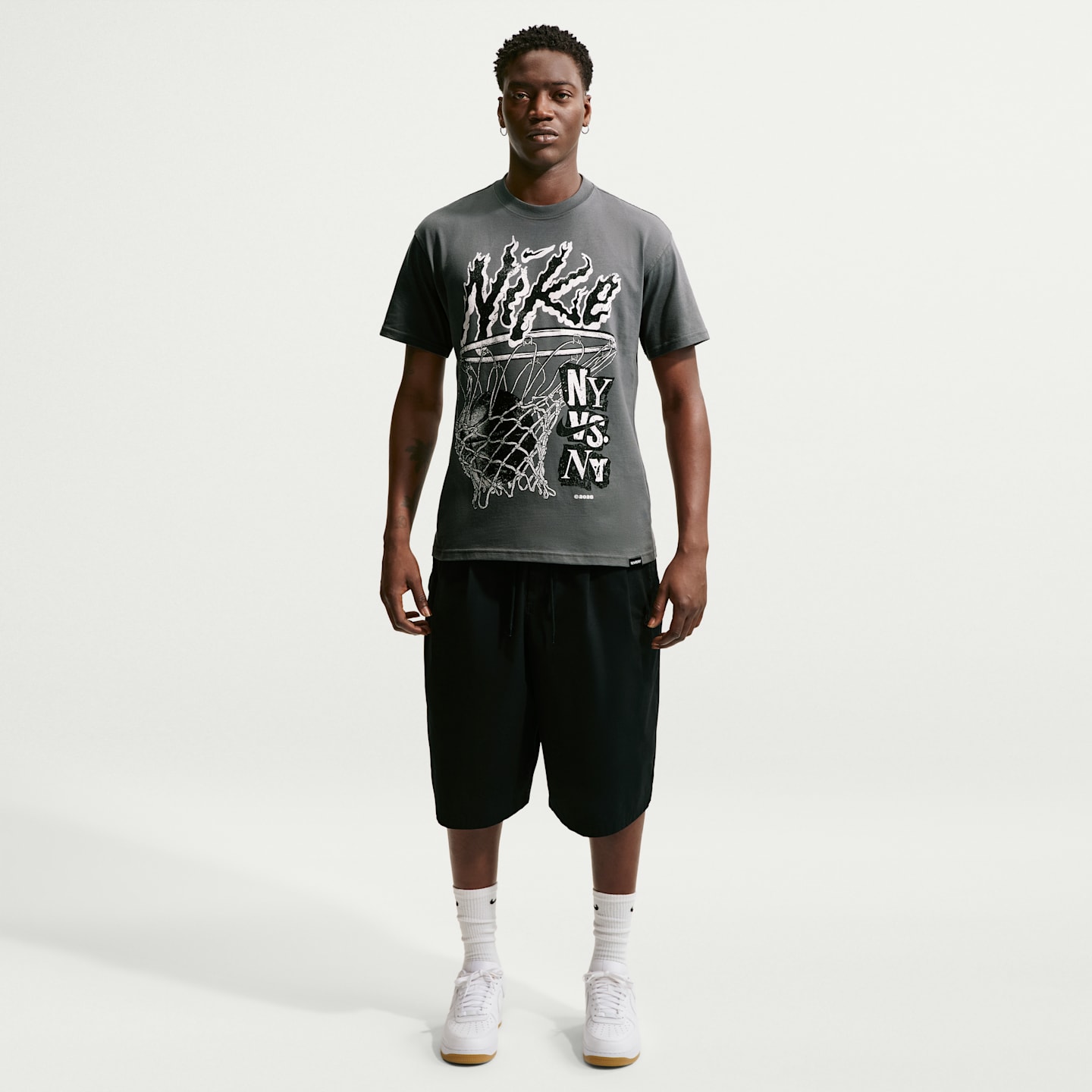 Мужские футболки Nike Sportswear Men's Short-Sleeve T-Shirt — фото 4