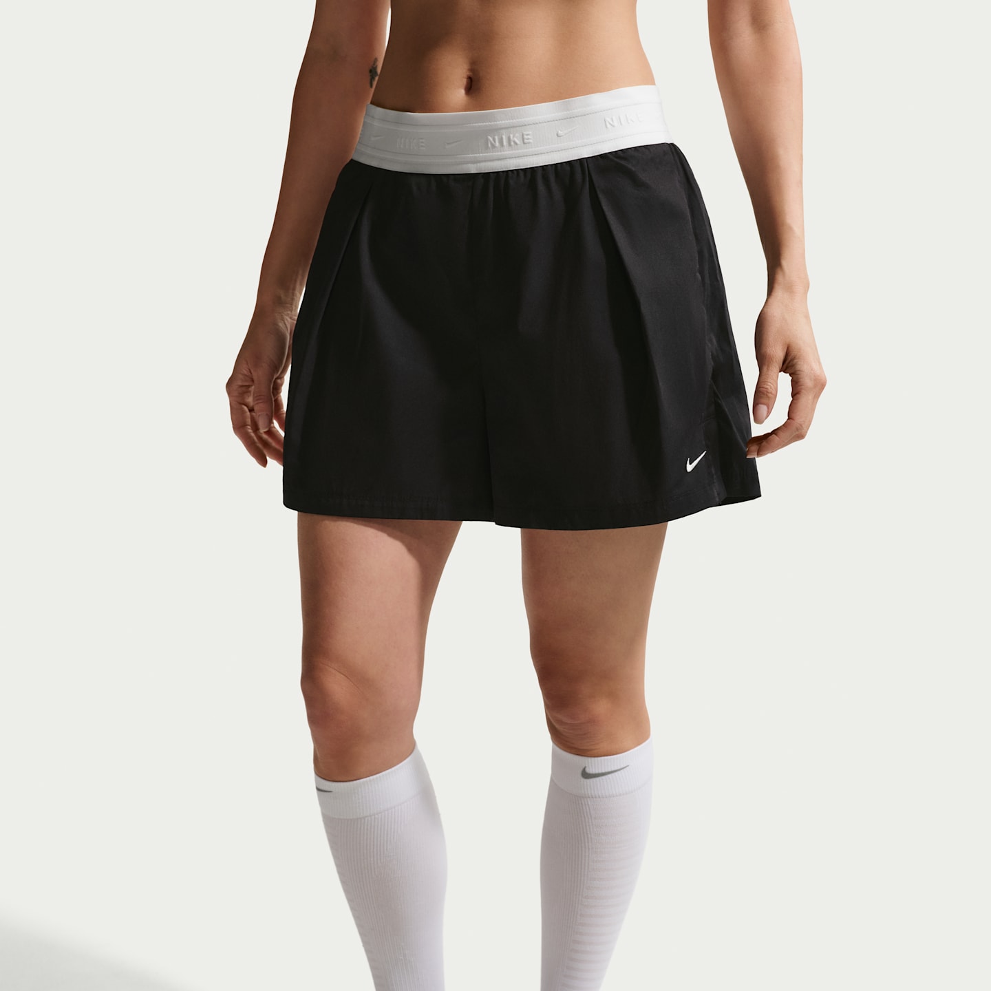 Женские шорты Nike Sportswear Chill Poplin Women's Loose Mid-Rise Shorts — фото 2