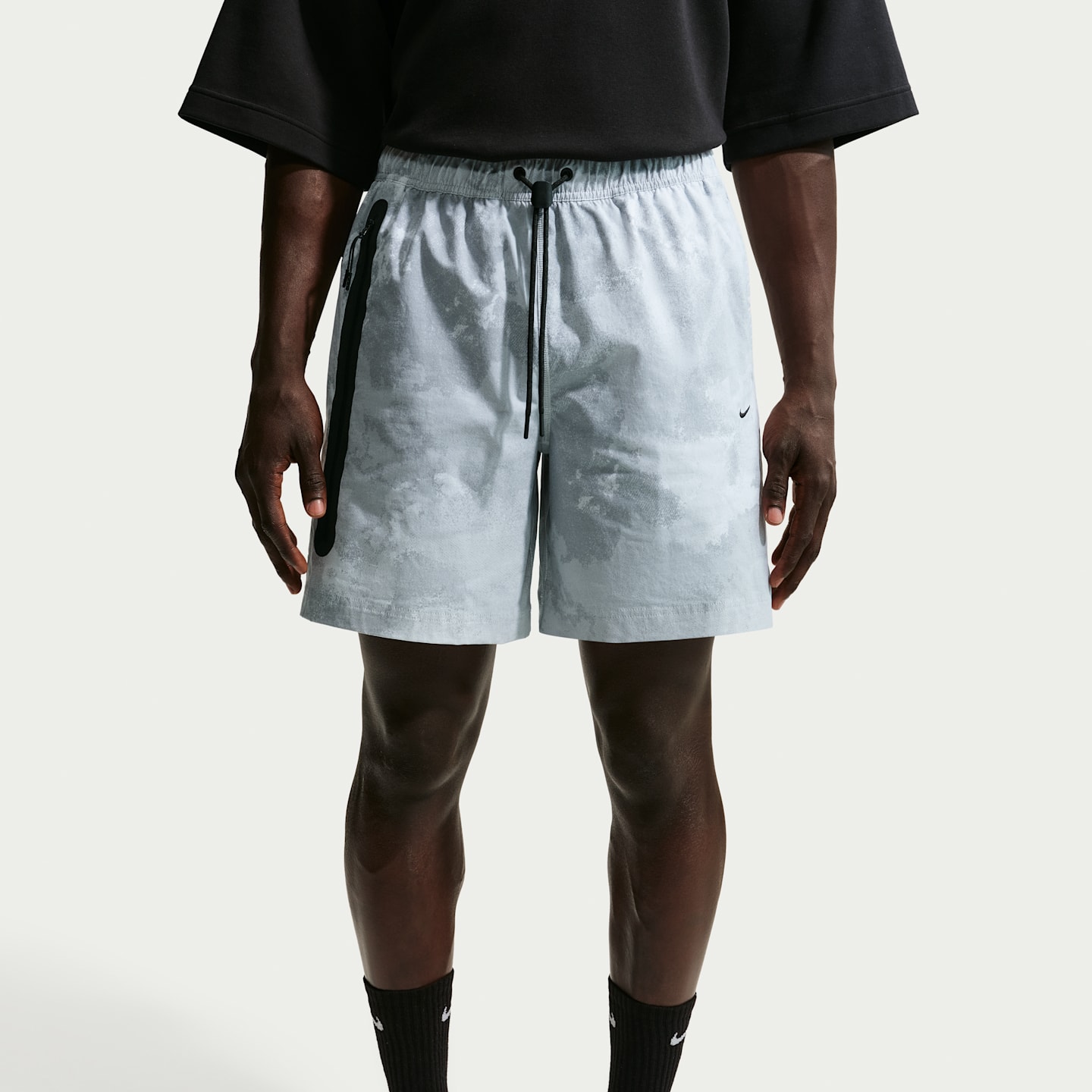 Мужские шорты Nike Tech Men's Dri-FIT Woven Shorts — фото 2
