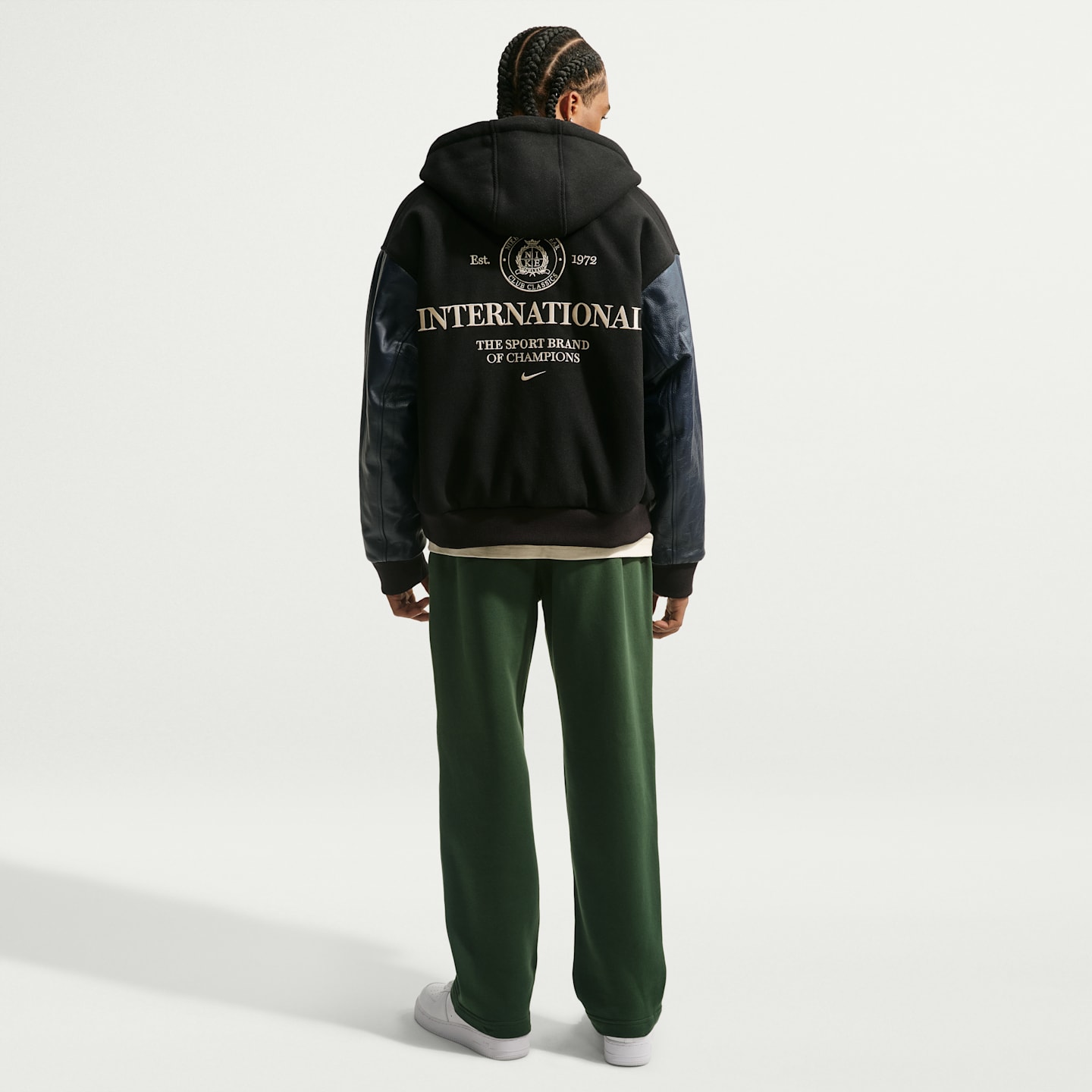 Мужские куртки Nike Club Men's Wool Varsity Jacket — фото 5