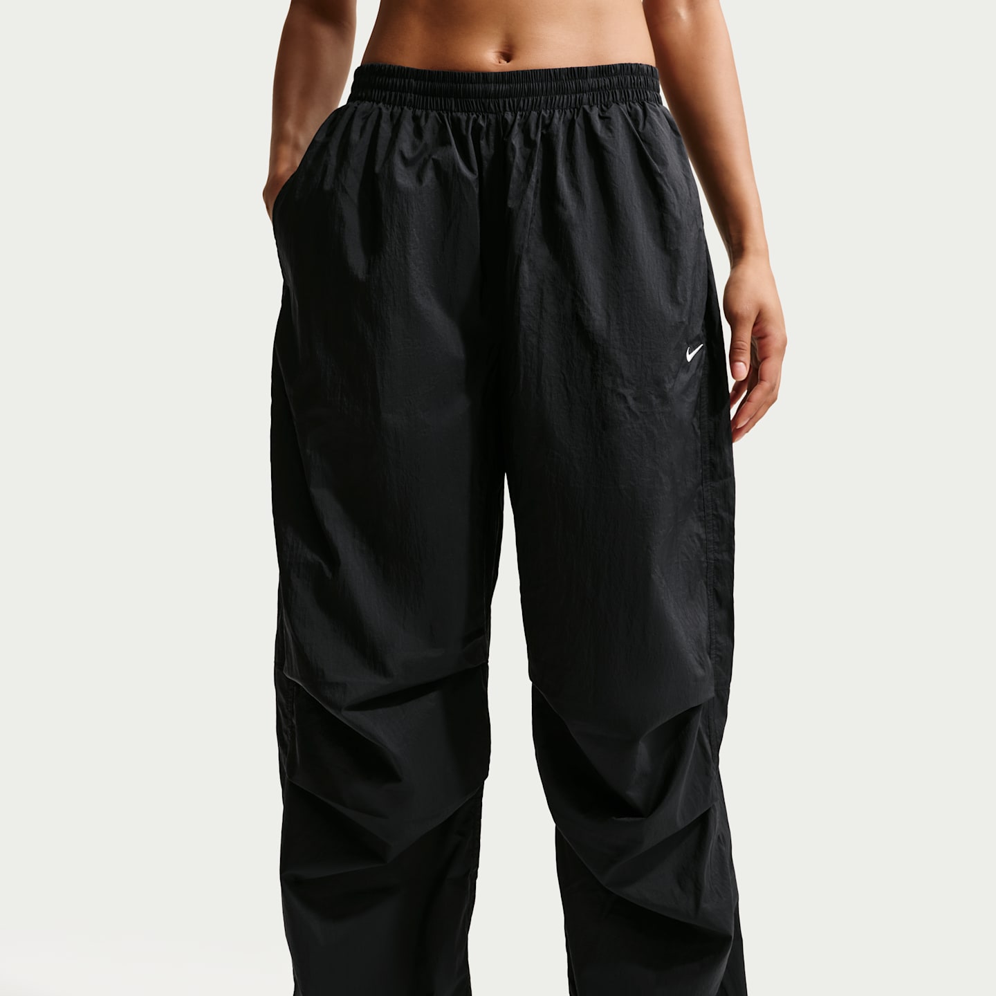 Женские брюки Nike Sportswear Women's Mid-Rise Lightweight UV Pants — фото 2
