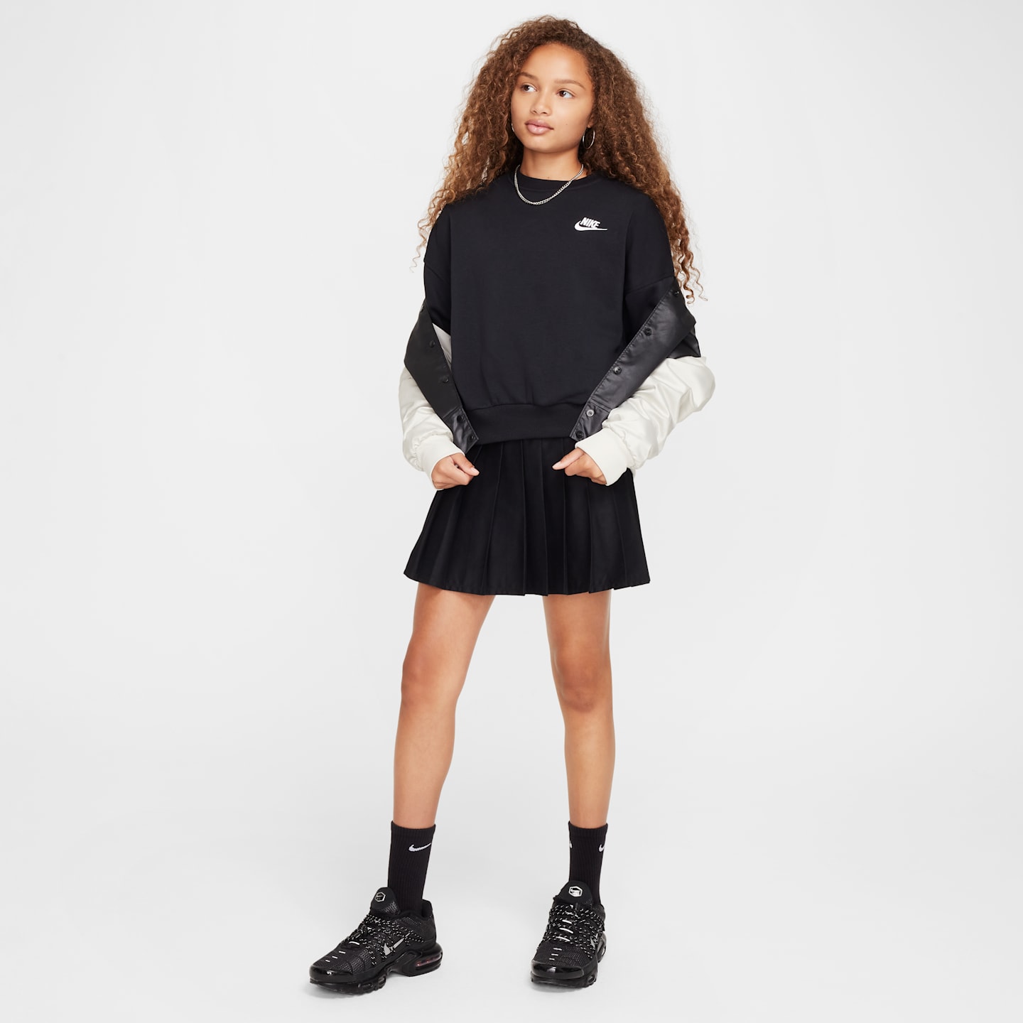Детские худи Nike Sportswear Club Fleece Girls' Boxy Crew-Neck Sweatshirt — фото 4