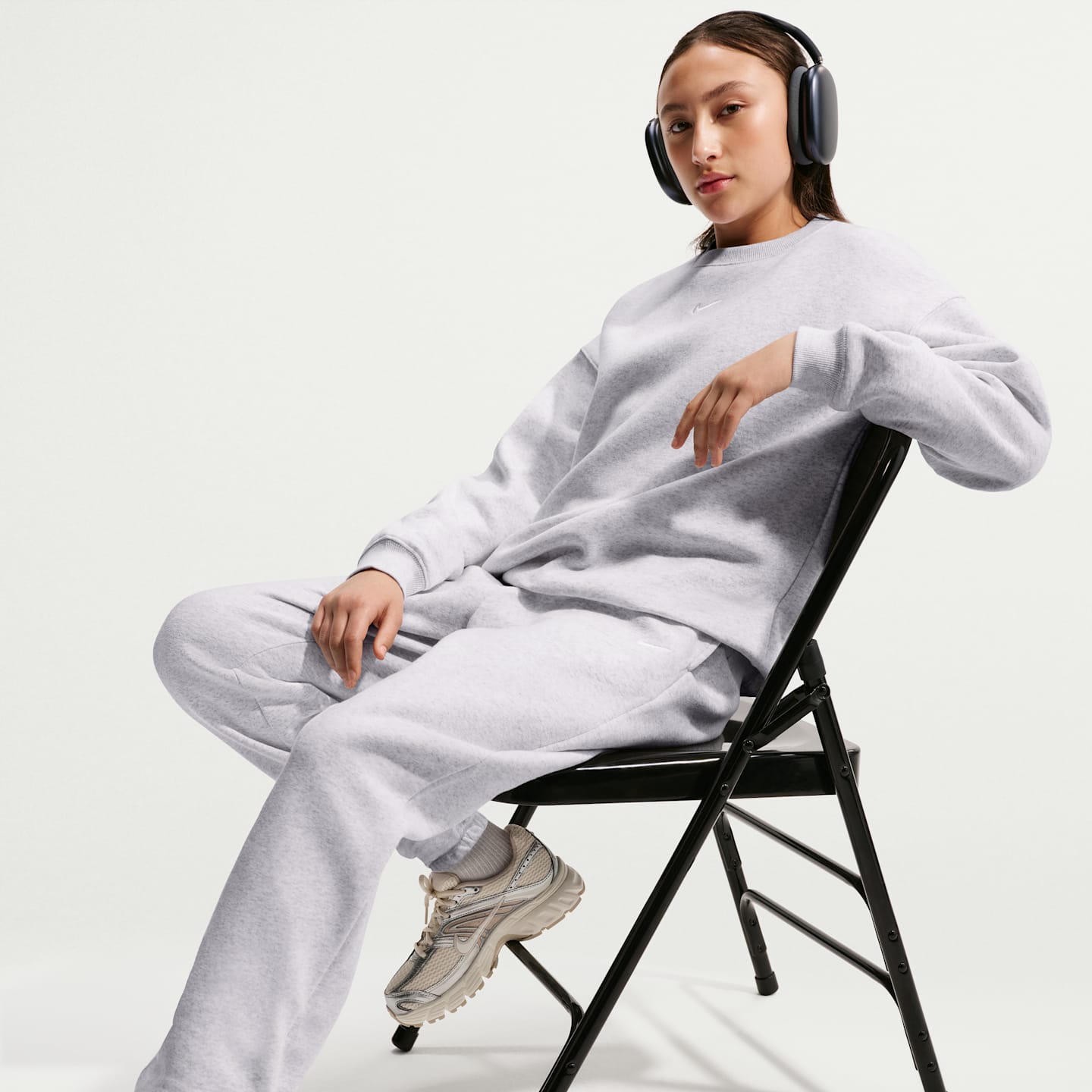 Детские брюки Nike Sportswear Studio Fleece Girls' Loose Pants — фото 4