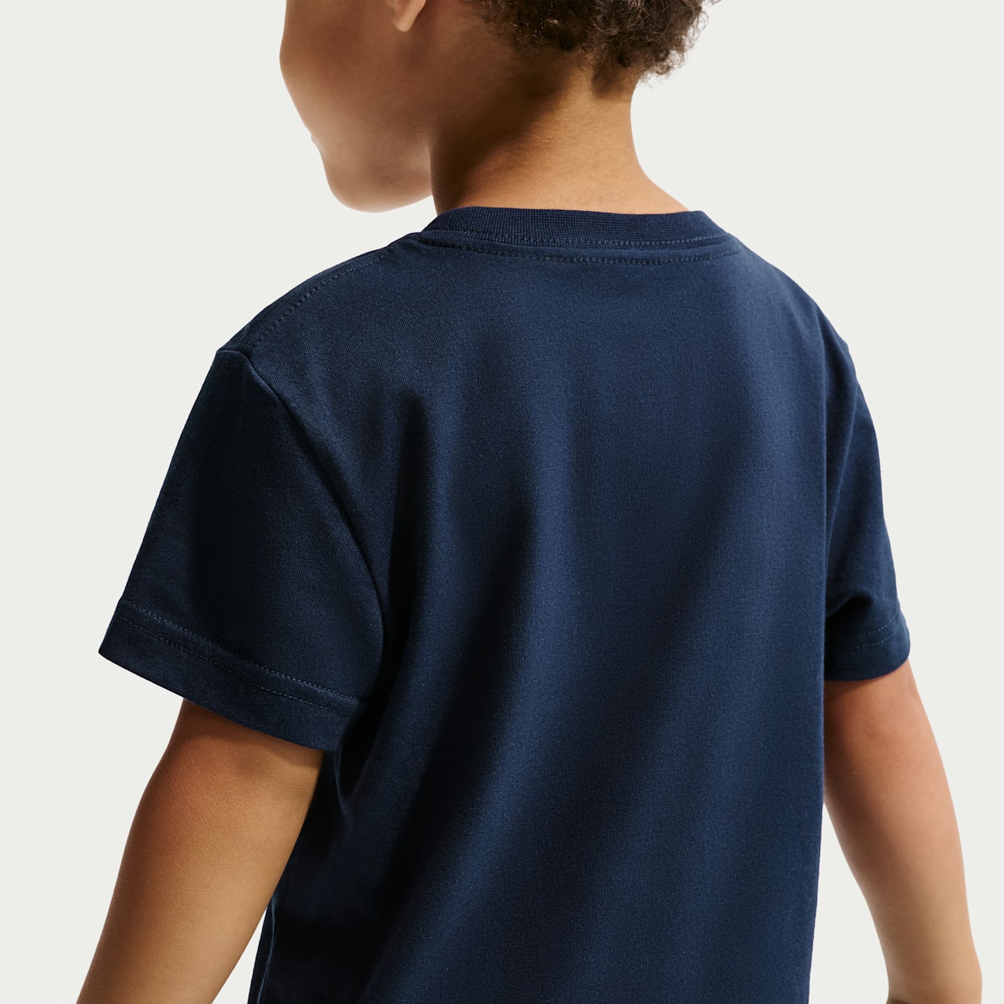 Детские брюки Nike Sportswear Toddler Pocket T-Shirt and French Terry Shorts Set — фото 3