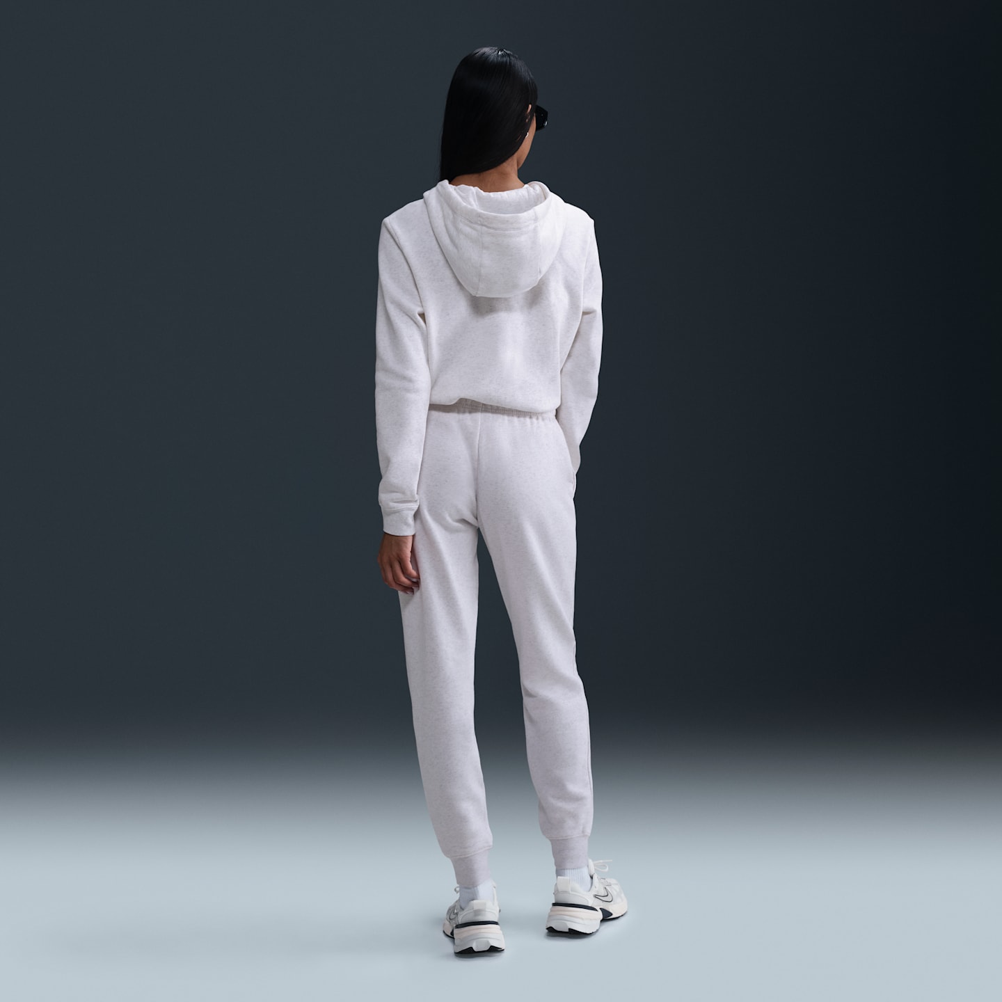 Женские брюки Nike Sportswear Club Fleece Women's Mid-Rise Joggers — фото 4