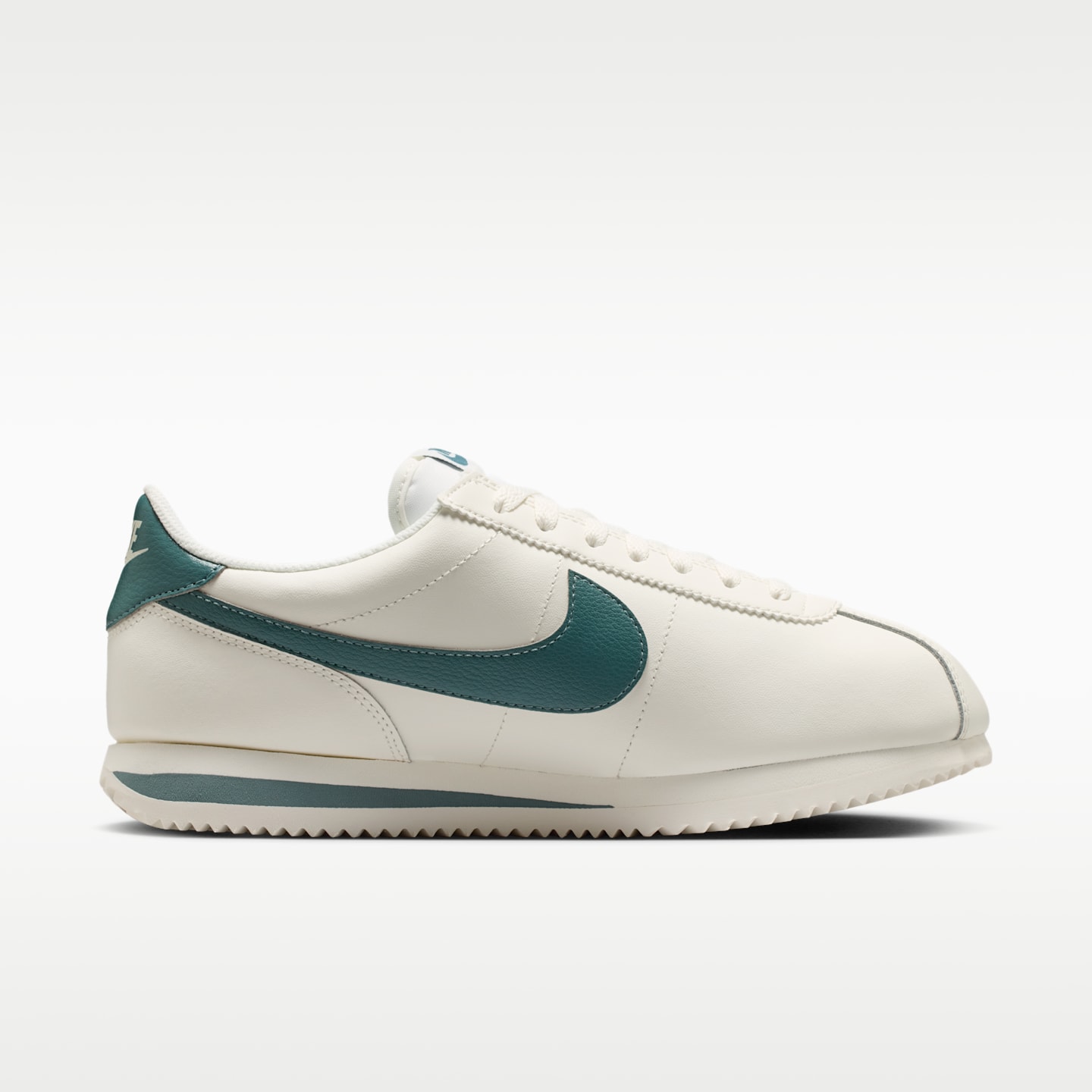 Женские кроссовки Nike Cortez Leather Women's Shoes — фото 3