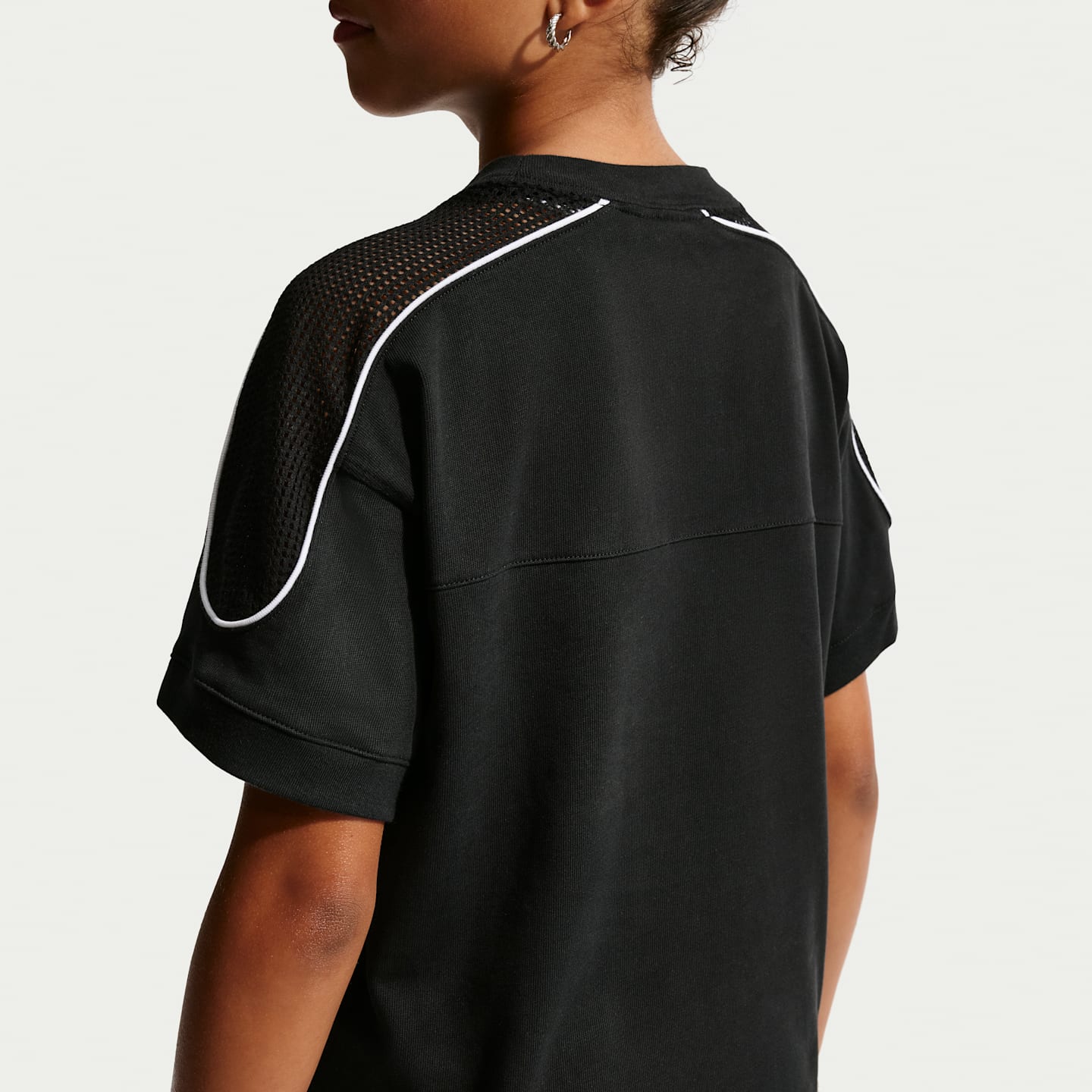 Детские топы Nike Sportswear Collection Big Kids' Short-Sleeve Top — фото 4