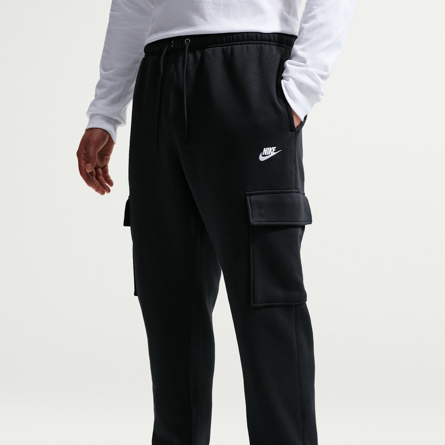Мужские брюки Nike Club Men's Fleece Cargo Pants — фото 2