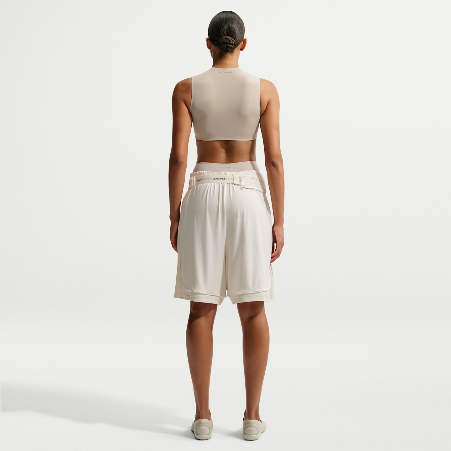 Женские шорты Nike NikeSKIMS Airy Women's Relaxed Shorts — фото 5