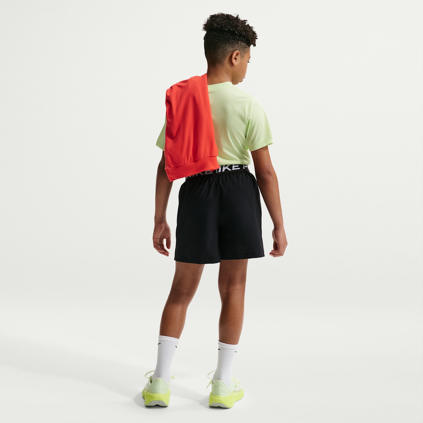 Детские шорты Nike Pro Big Kids' (Boys') Dri-FIT Training Shorts — фото 5