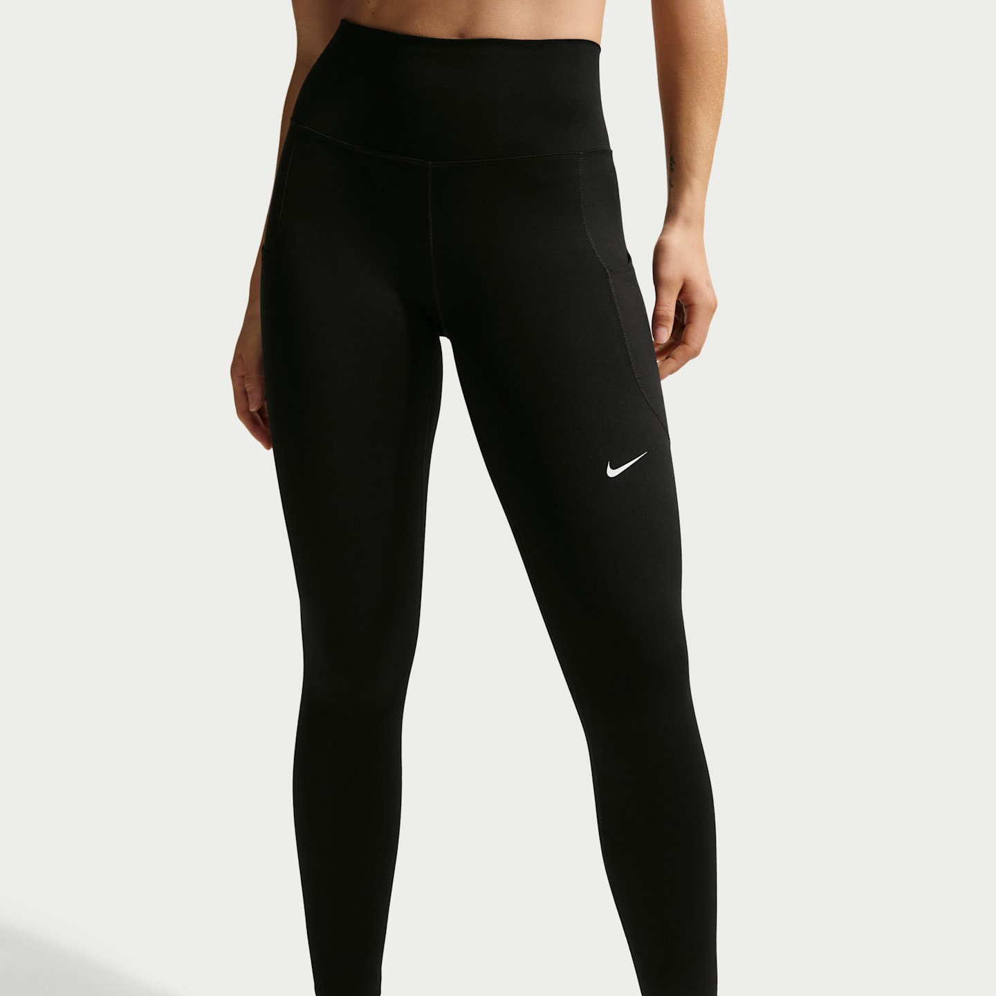 Женские леггинсы Nike One Women's High-Waisted 7/8 Leggings with Pockets — фото 2
