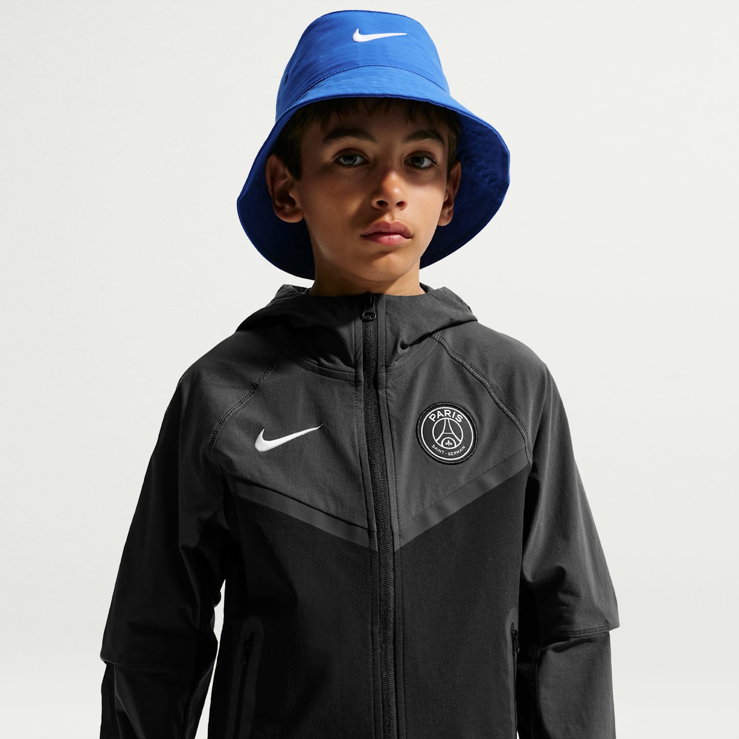 Детские куртки Nike Paris Saint-Germain Tech Big Kids' (Boys') Nike Soccer Full-Zip Jacket — фото 1