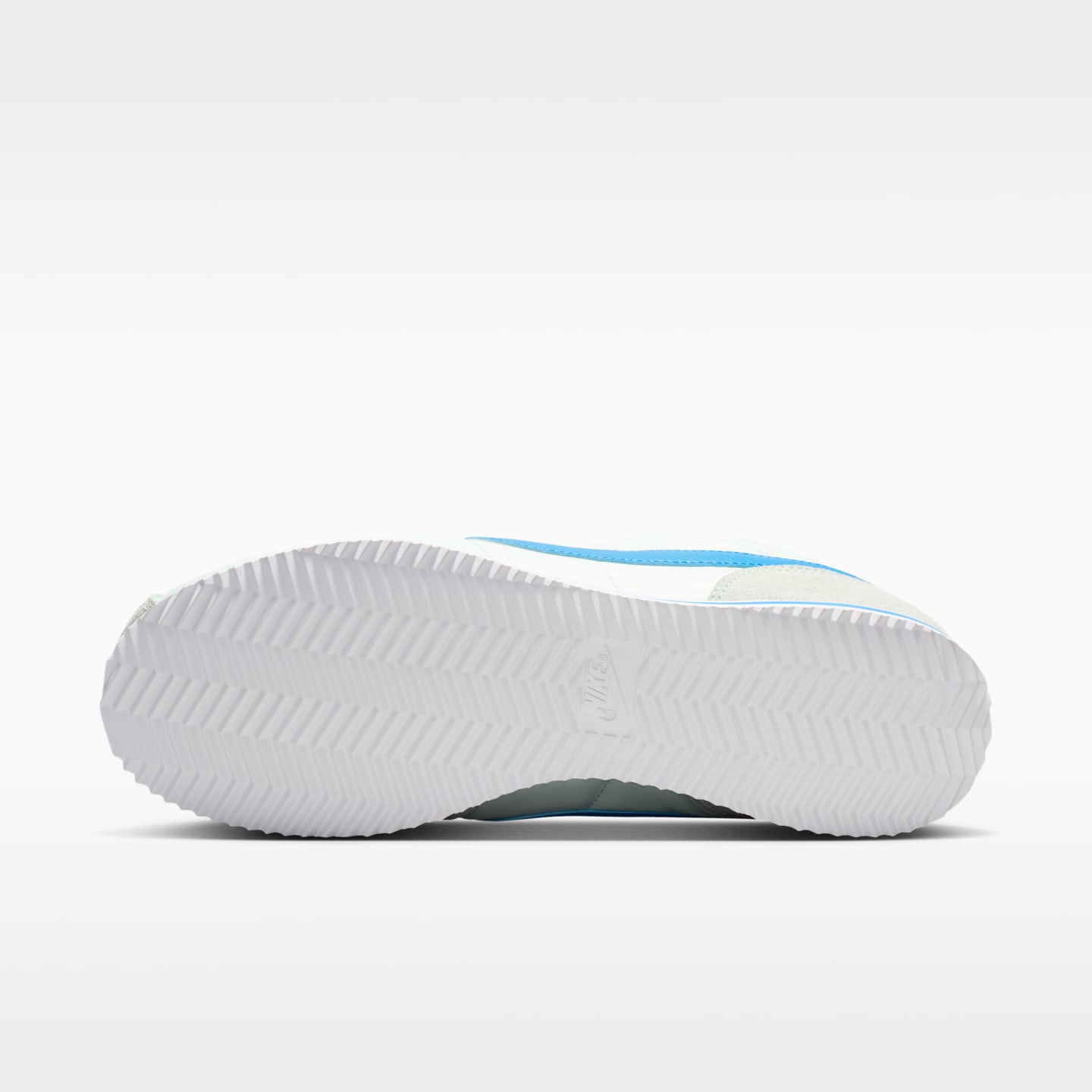 Женские кроссовки Nike Cortez Textile Women's Shoes — фото 2