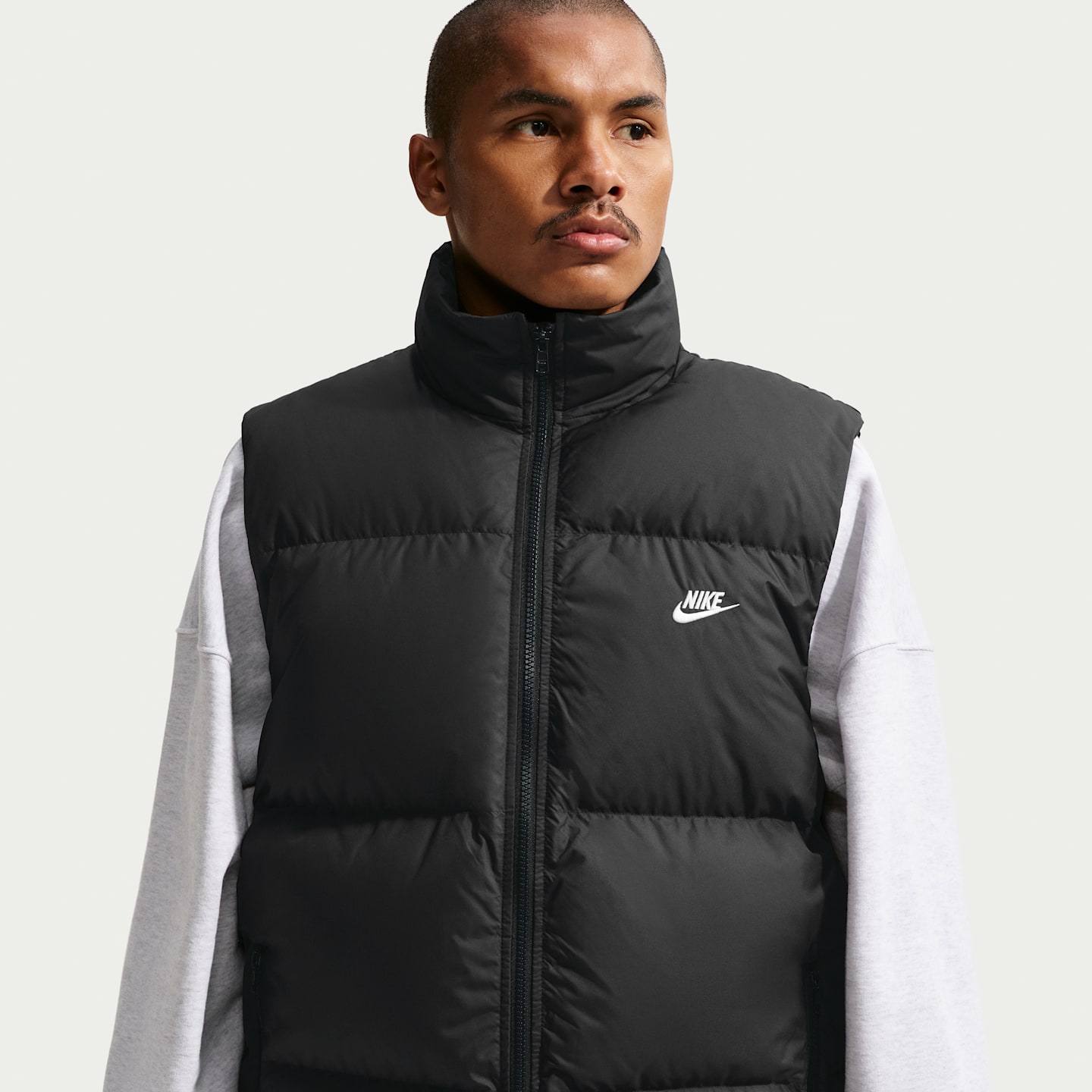 Nike Sportswear Club Men's Therma-FIT Down Puffer Vest — фото 1