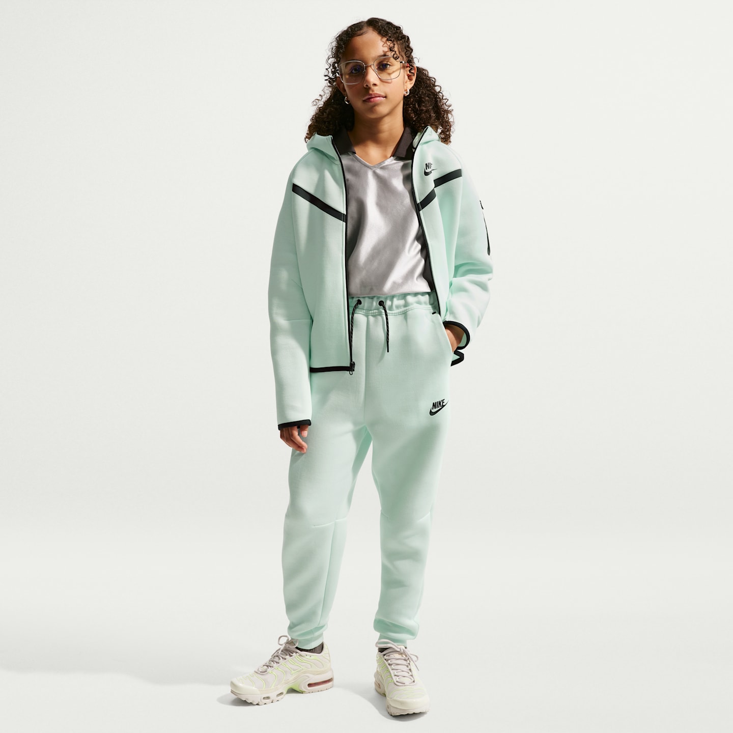 Детские брюки Nike Sportswear Tech Fleece Girls' Joggers (Extended Size) — фото 1