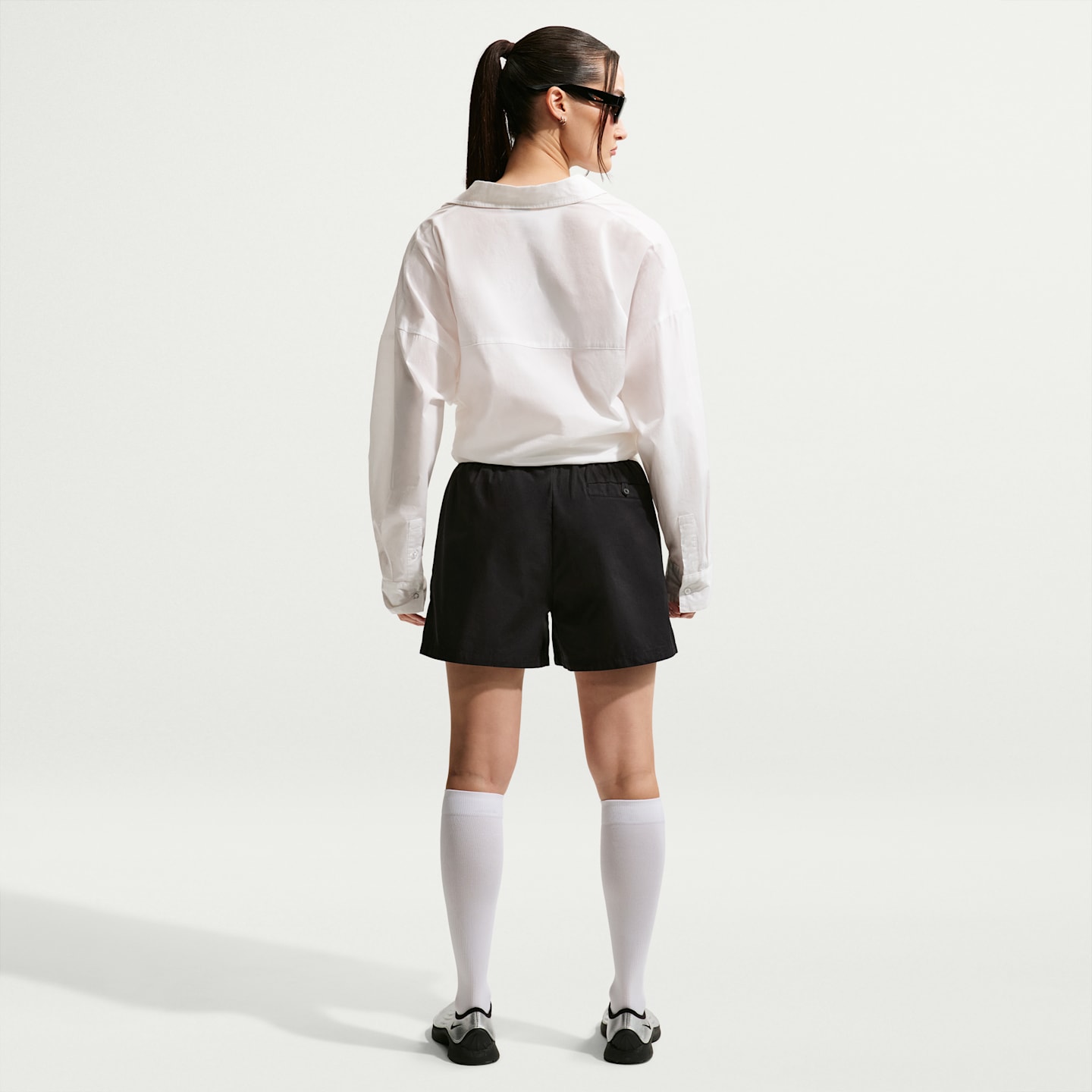 Женские шорты Nike Sportswear Chill Poplin Women's Loose Mid-Rise Shorts — фото 5
