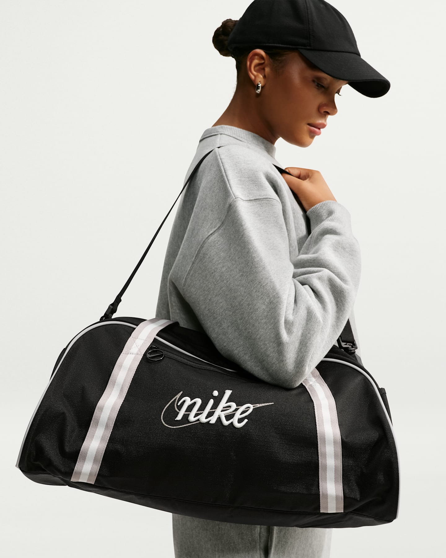 Мужские сумки Nike Gym Club Training (24L) — фото 10