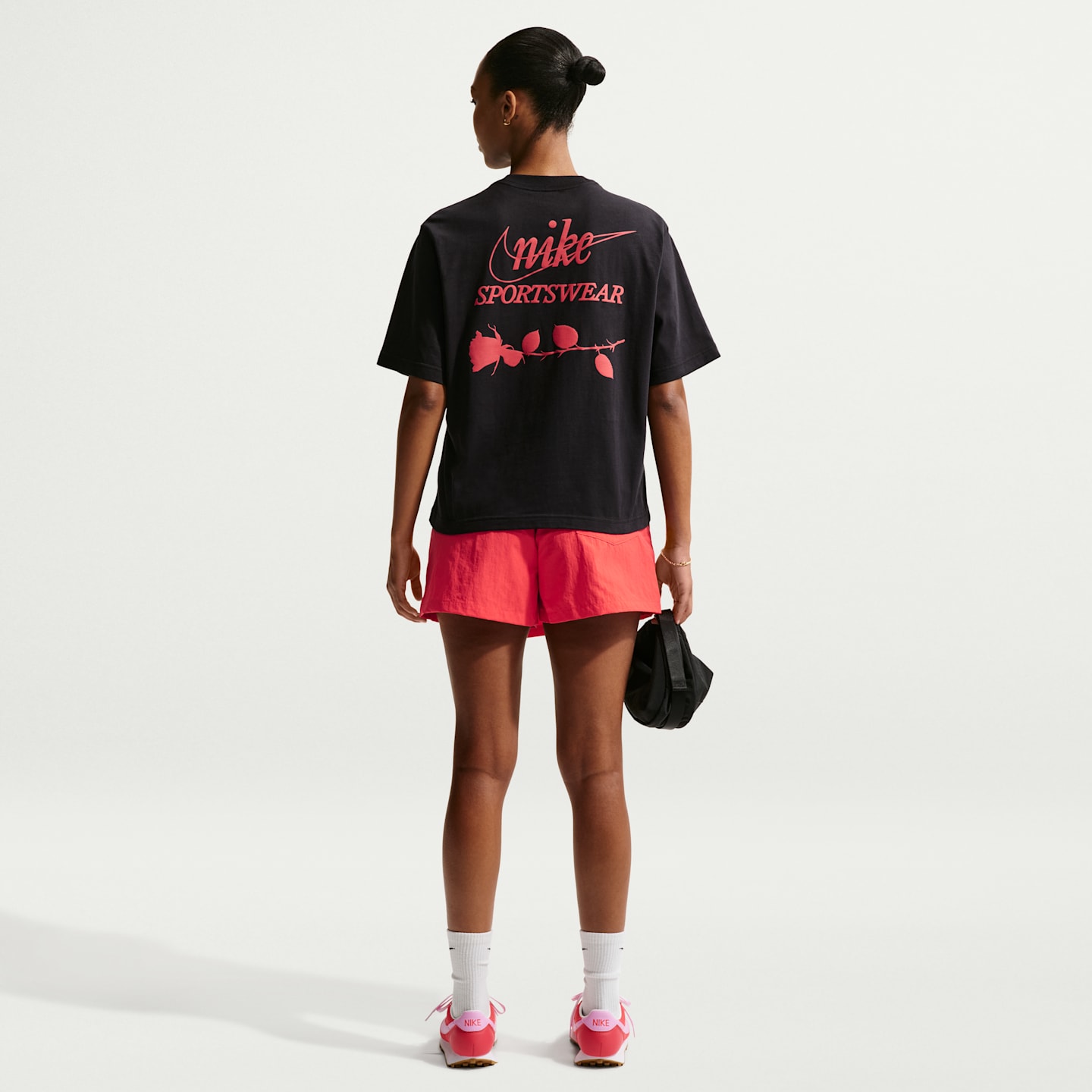 Женские футболки Nike Sportswear Women's Loose T-Shirt — фото 5