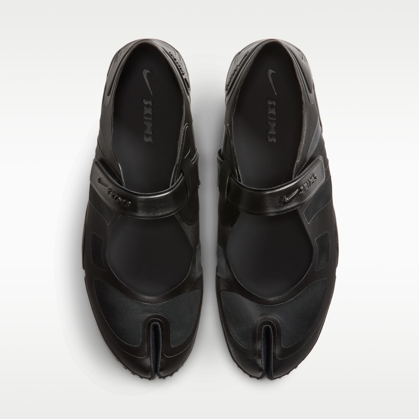 Женские кроссовки Nike NikeSKIMS Rift Satin Women's Shoes — фото 4