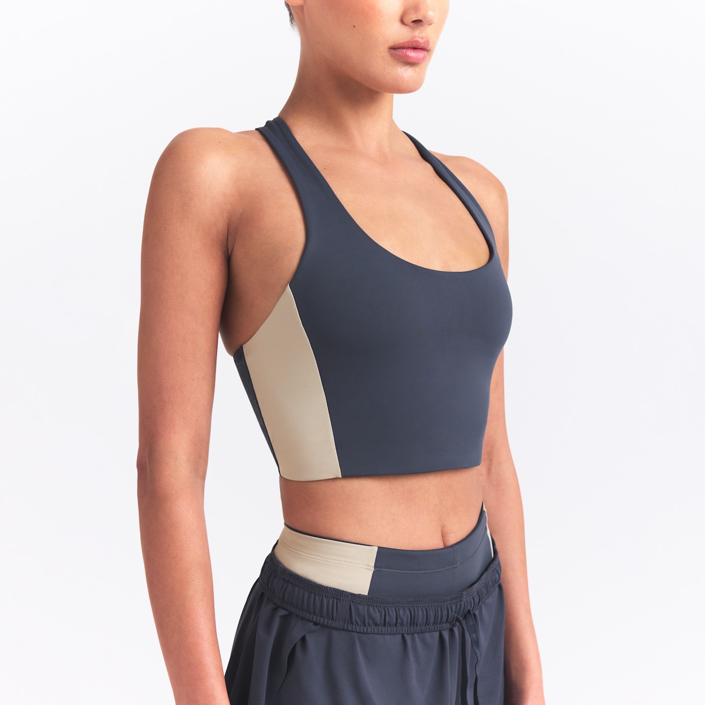 Женские спортивные бра Nike NikeSKIMS Matte Shine Mix Women's T-Back Bra — фото 3